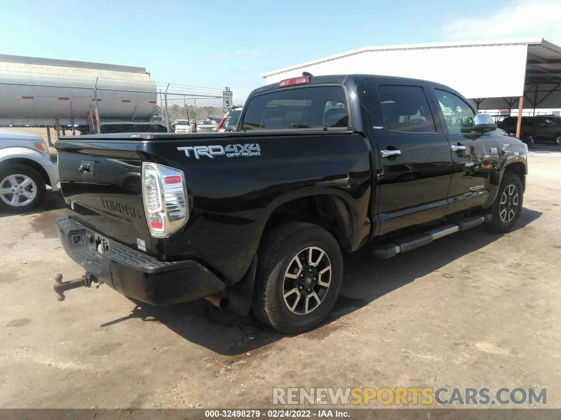 4 Фотография поврежденного автомобиля 5TFHY5F11LX892425 TOYOTA TUNDRA 4WD 2020