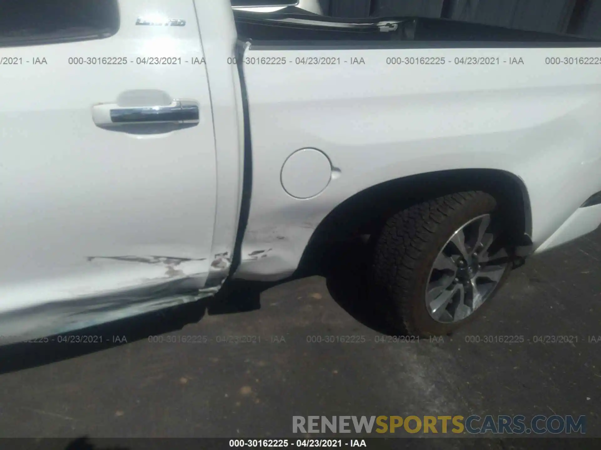 6 Photograph of a damaged car 5TFHY5F19LX891068 TOYOTA TUNDRA 4WD 2020