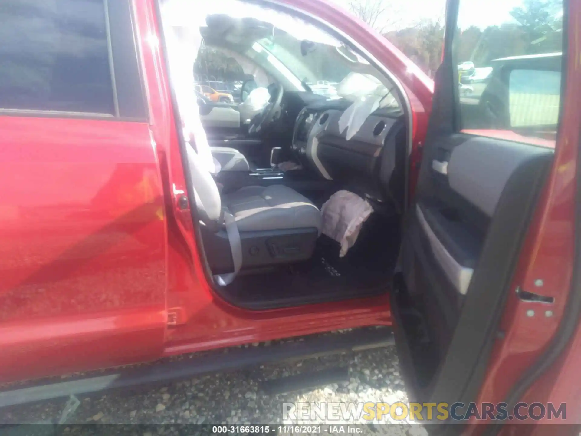 5 Photograph of a damaged car 5TFHY5F19LX939216 TOYOTA TUNDRA 4WD 2020