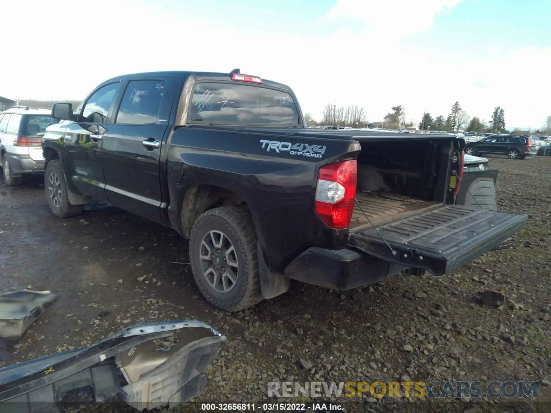 3 Фотография поврежденного автомобиля 5TFHY5F19LX952841 TOYOTA TUNDRA 4WD 2020