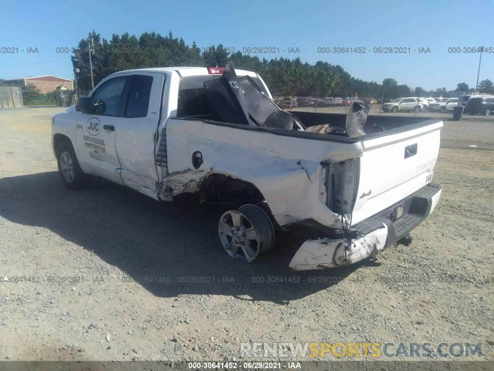 3 Photograph of a damaged car 5TFUY5F10LX894438 TOYOTA TUNDRA 4WD 2020