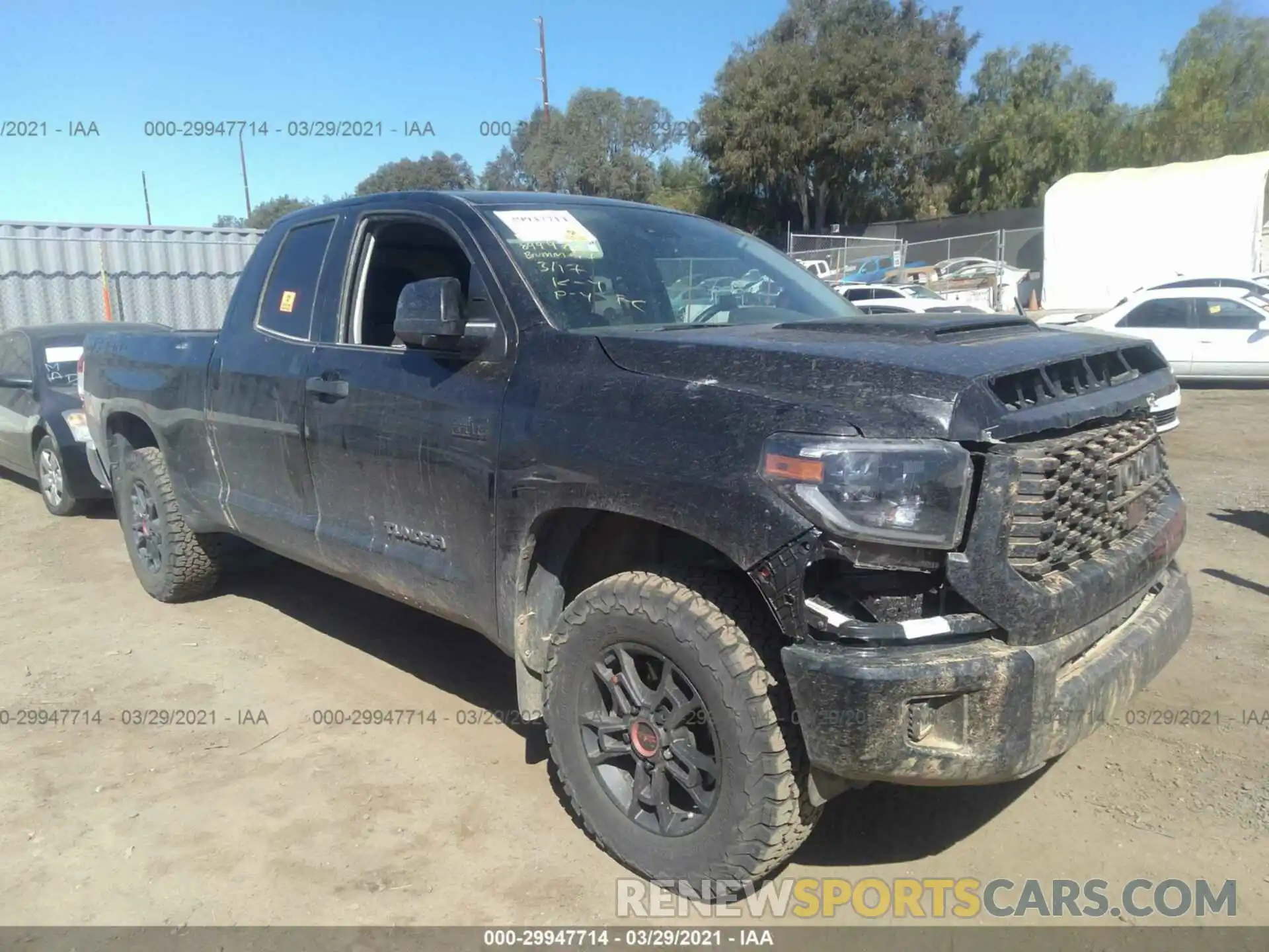 1 Photograph of a damaged car 5TFUY5F10LX899476 TOYOTA TUNDRA 4WD 2020