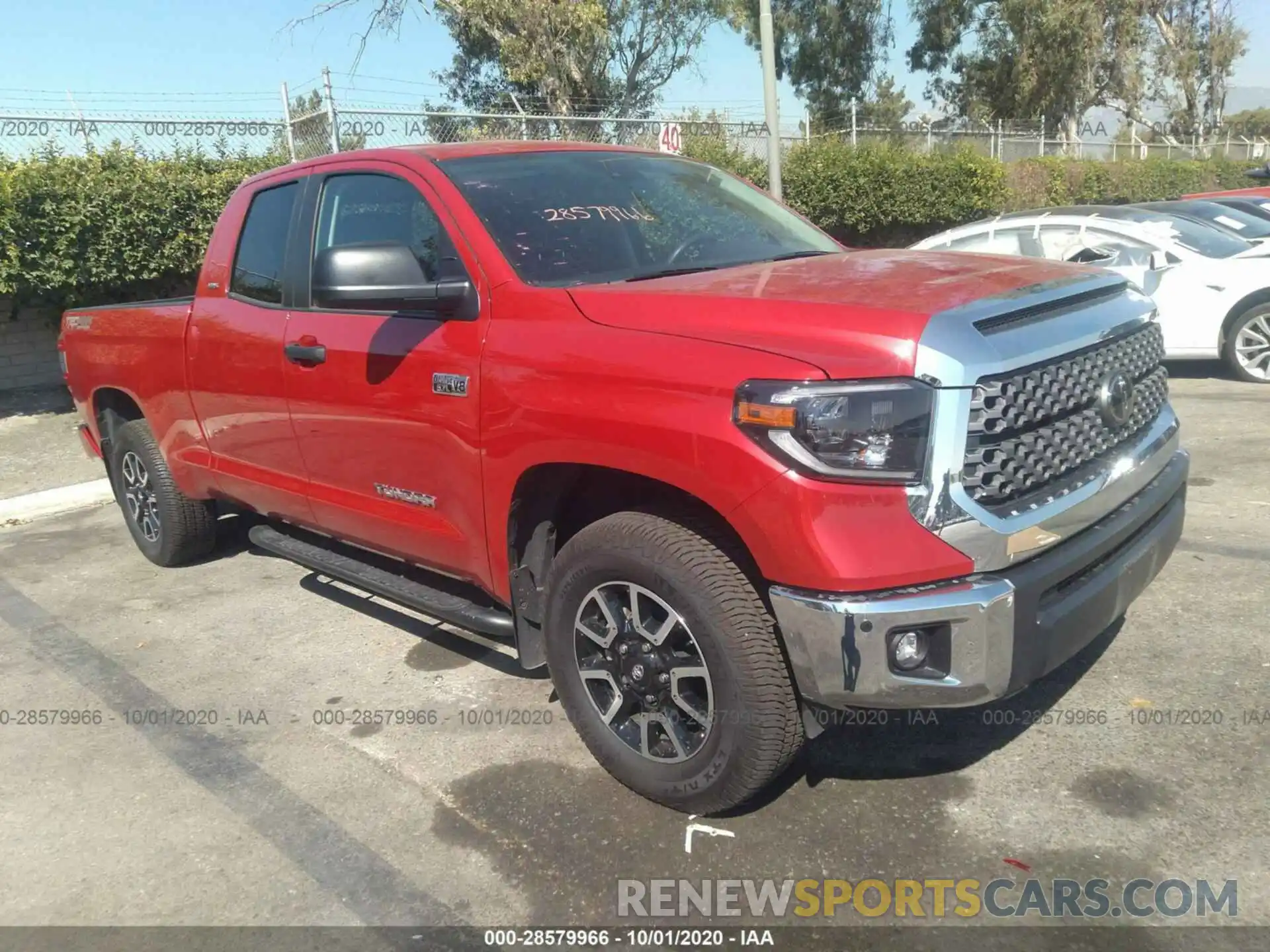 1 Photograph of a damaged car 5TFUY5F10LX914803 TOYOTA TUNDRA 4WD 2020