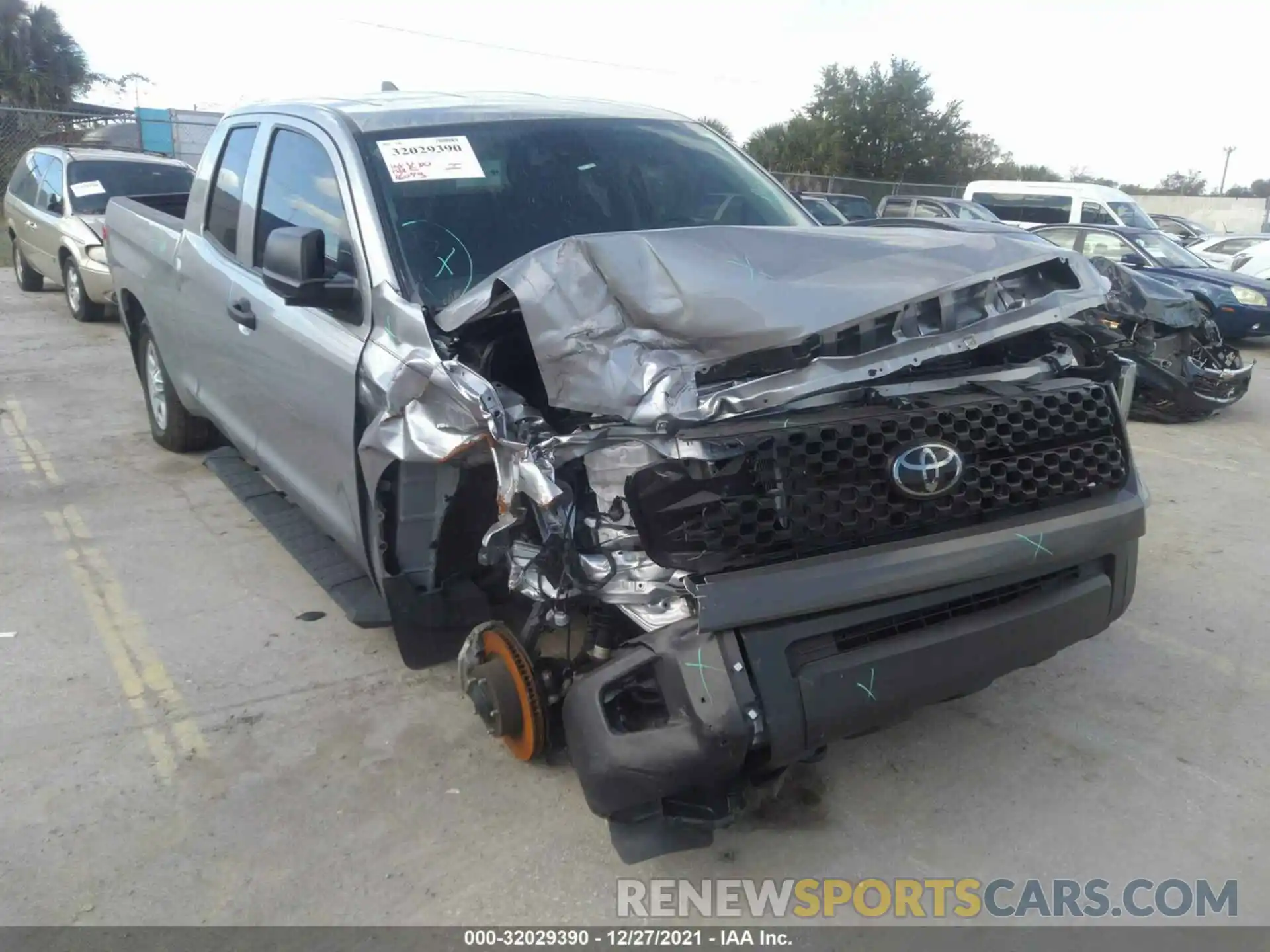 1 Photograph of a damaged car 5TFUY5F10LX919144 TOYOTA TUNDRA 4WD 2020