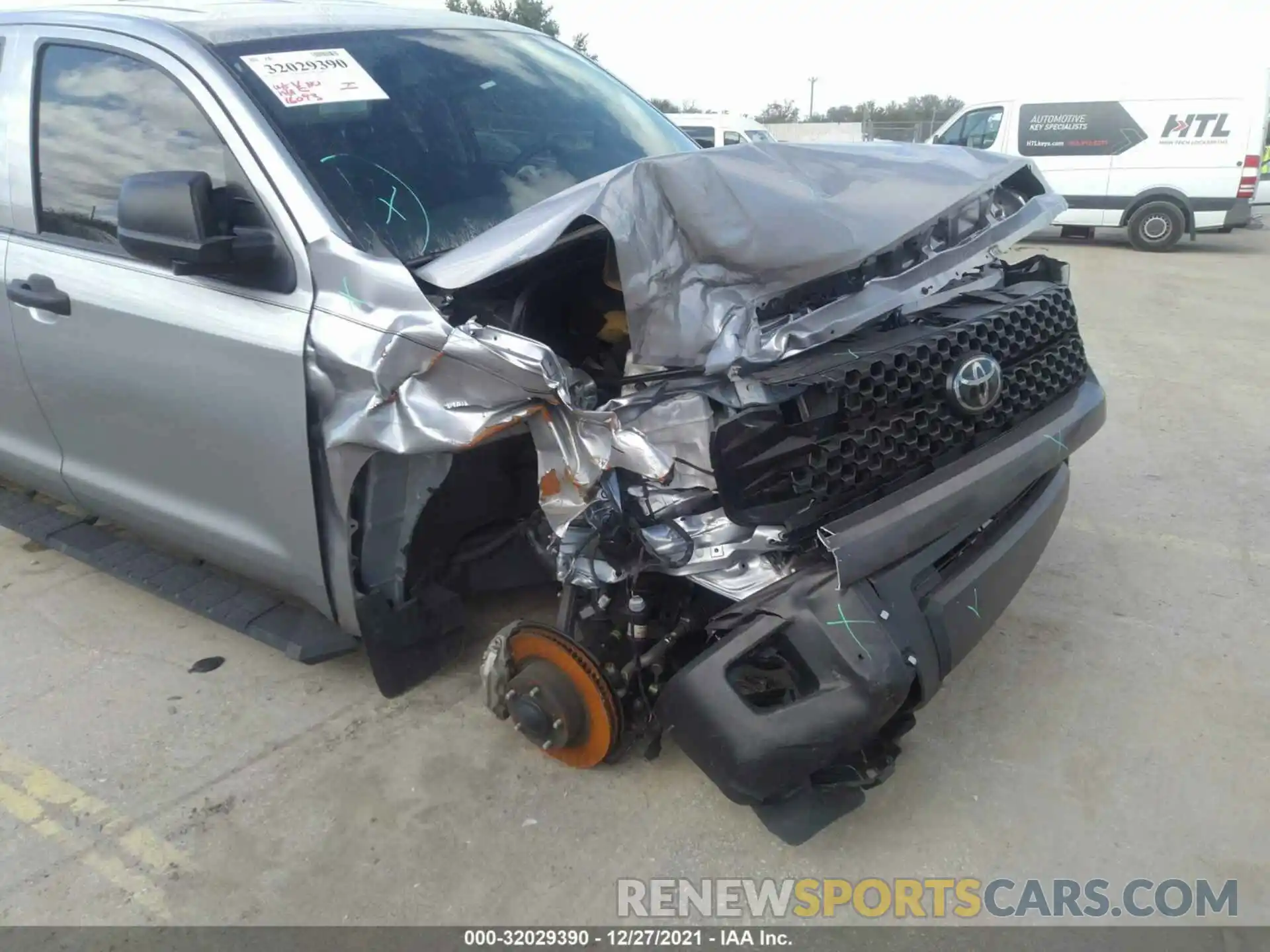 6 Photograph of a damaged car 5TFUY5F10LX919144 TOYOTA TUNDRA 4WD 2020