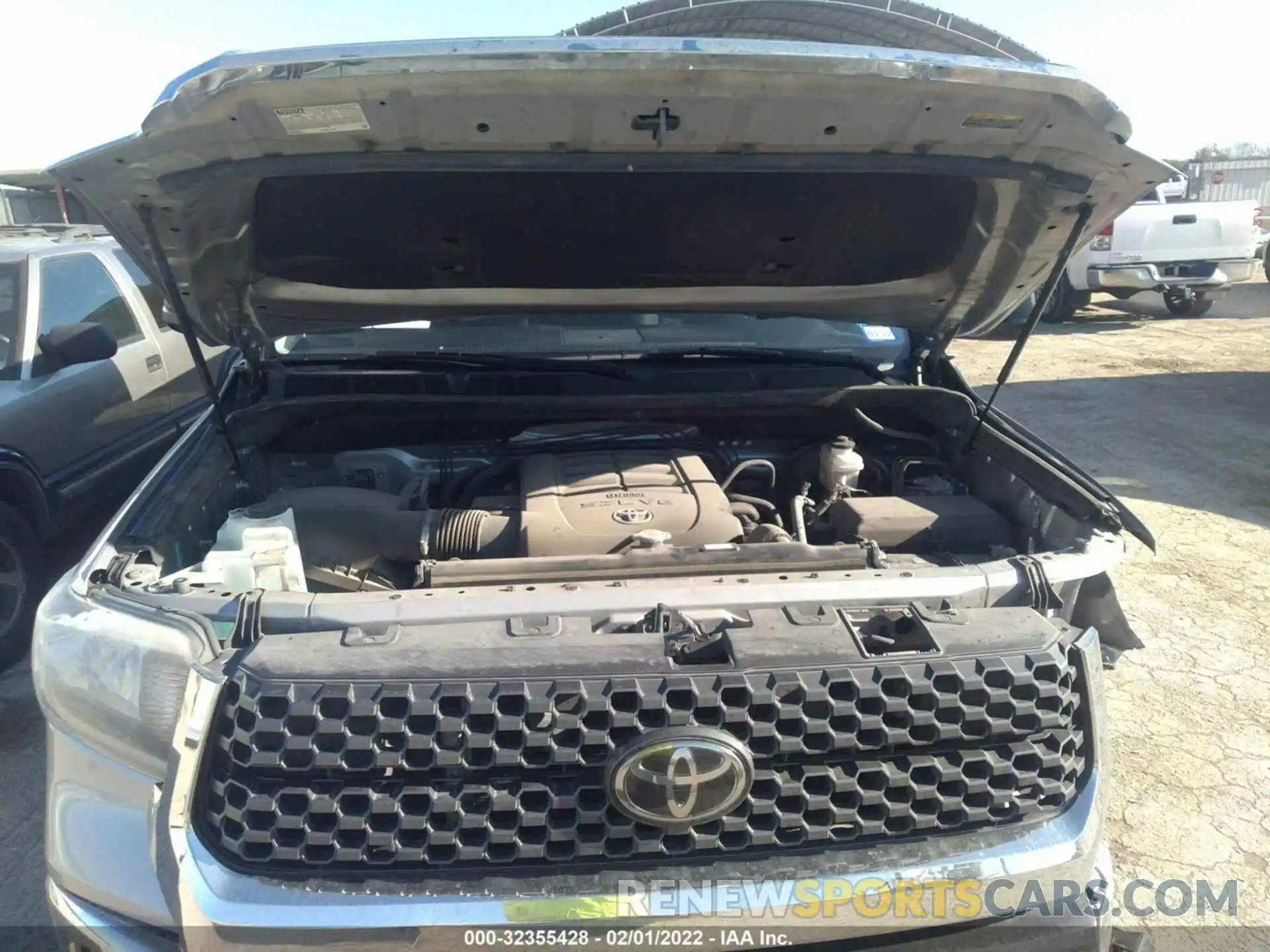 10 Photograph of a damaged car 5TFUY5F11LX876465 TOYOTA TUNDRA 4WD 2020