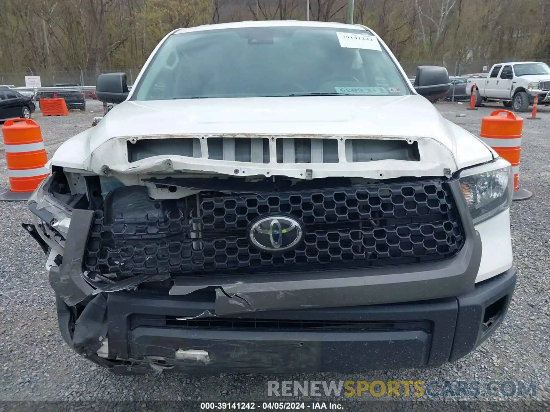 12 Photograph of a damaged car 5TFUY5F11LX927267 TOYOTA TUNDRA 4WD 2020