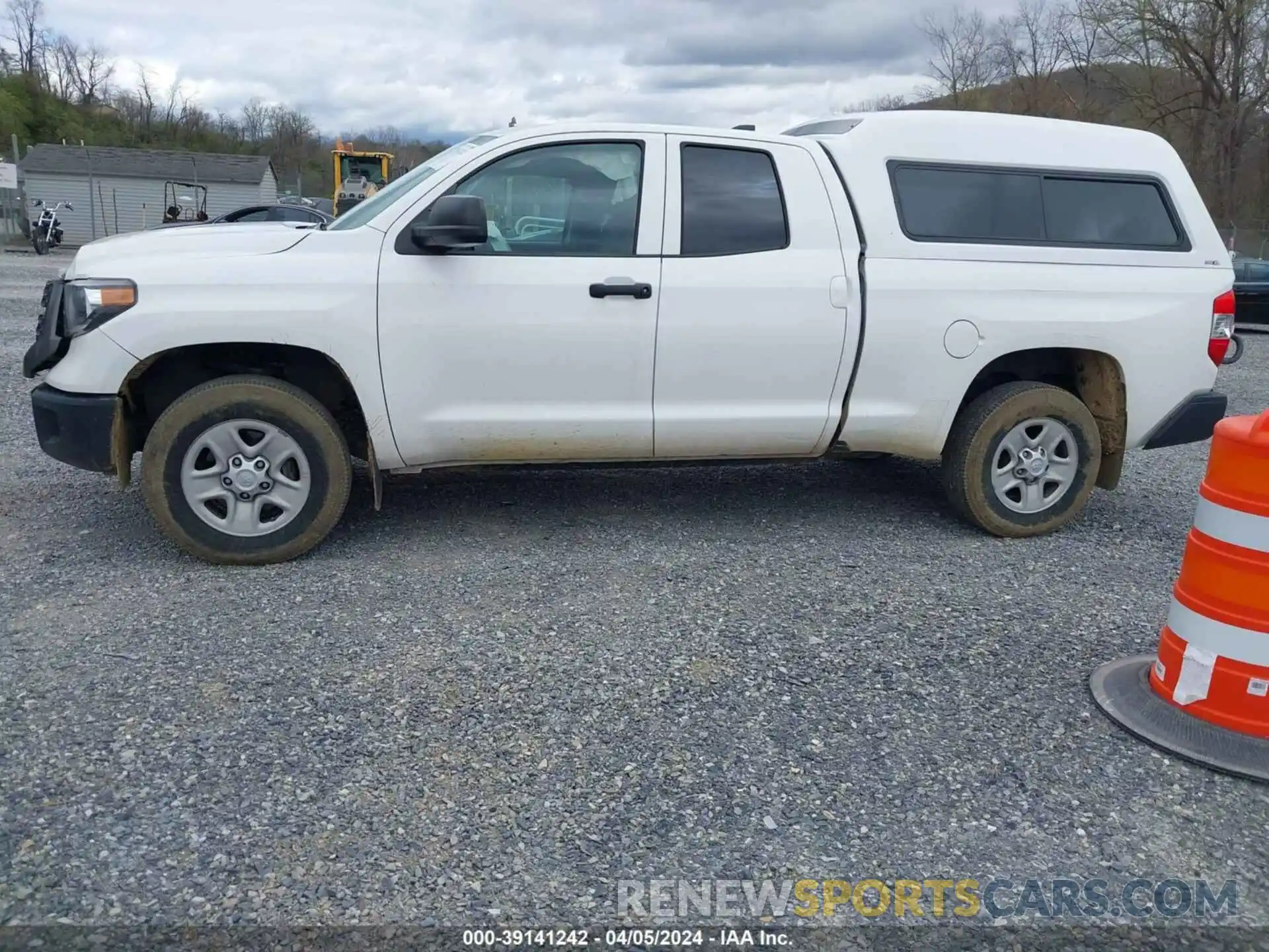 14 Photograph of a damaged car 5TFUY5F11LX927267 TOYOTA TUNDRA 4WD 2020