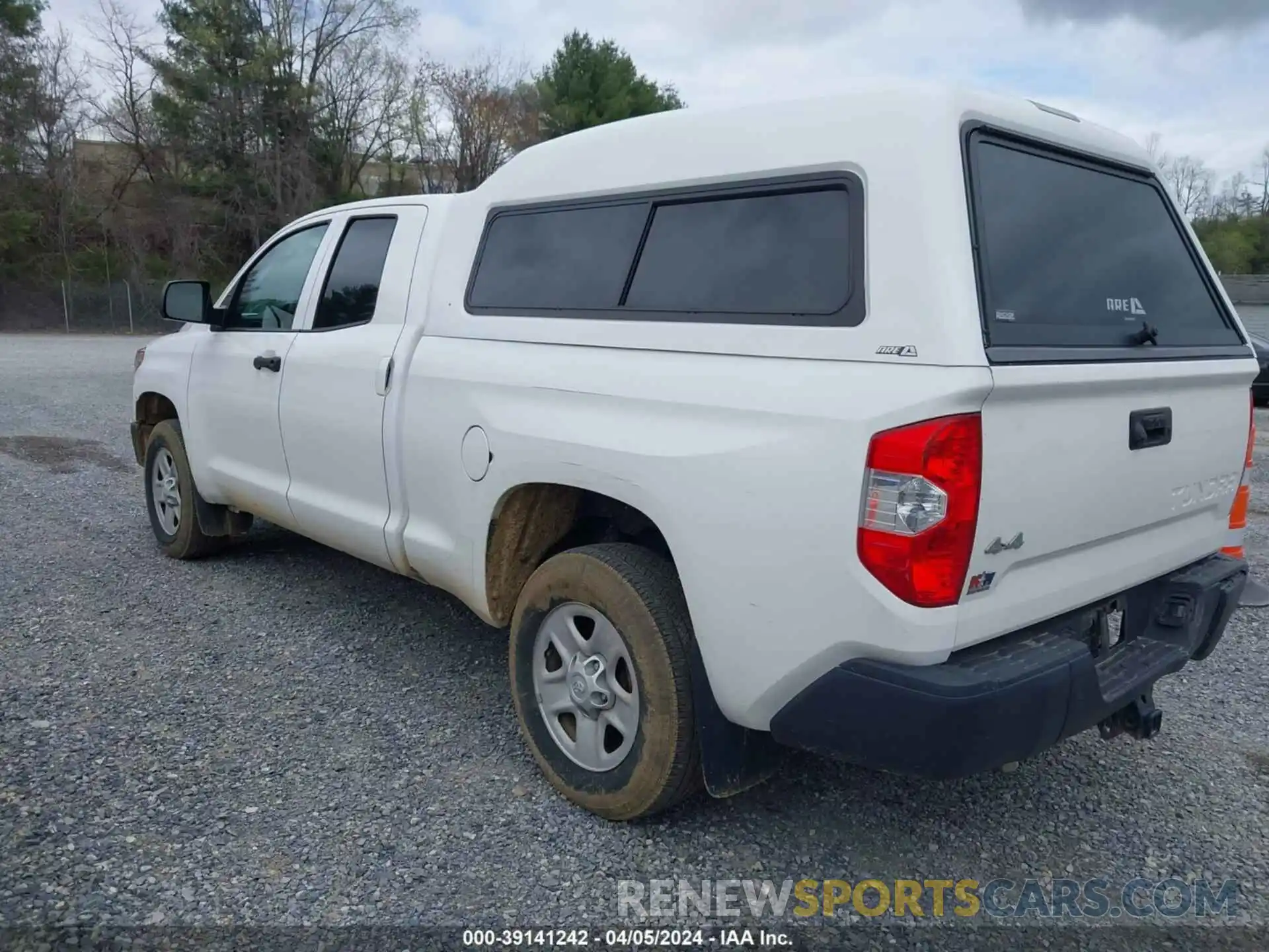 3 Photograph of a damaged car 5TFUY5F11LX927267 TOYOTA TUNDRA 4WD 2020