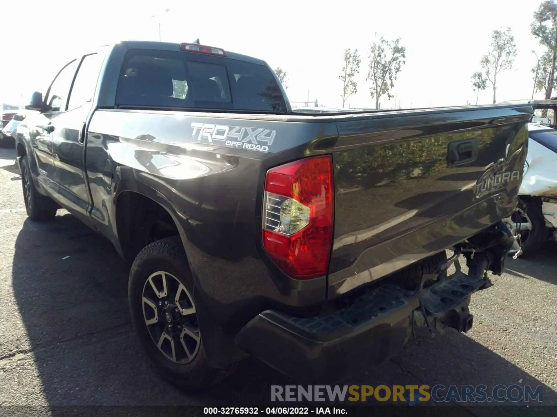 3 Photograph of a damaged car 5TFUY5F12LX951156 TOYOTA TUNDRA 4WD 2020