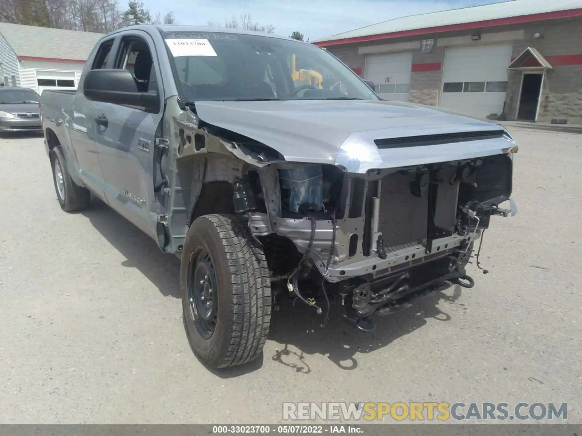 6 Photograph of a damaged car 5TFUY5F14LX886715 TOYOTA TUNDRA 4WD 2020