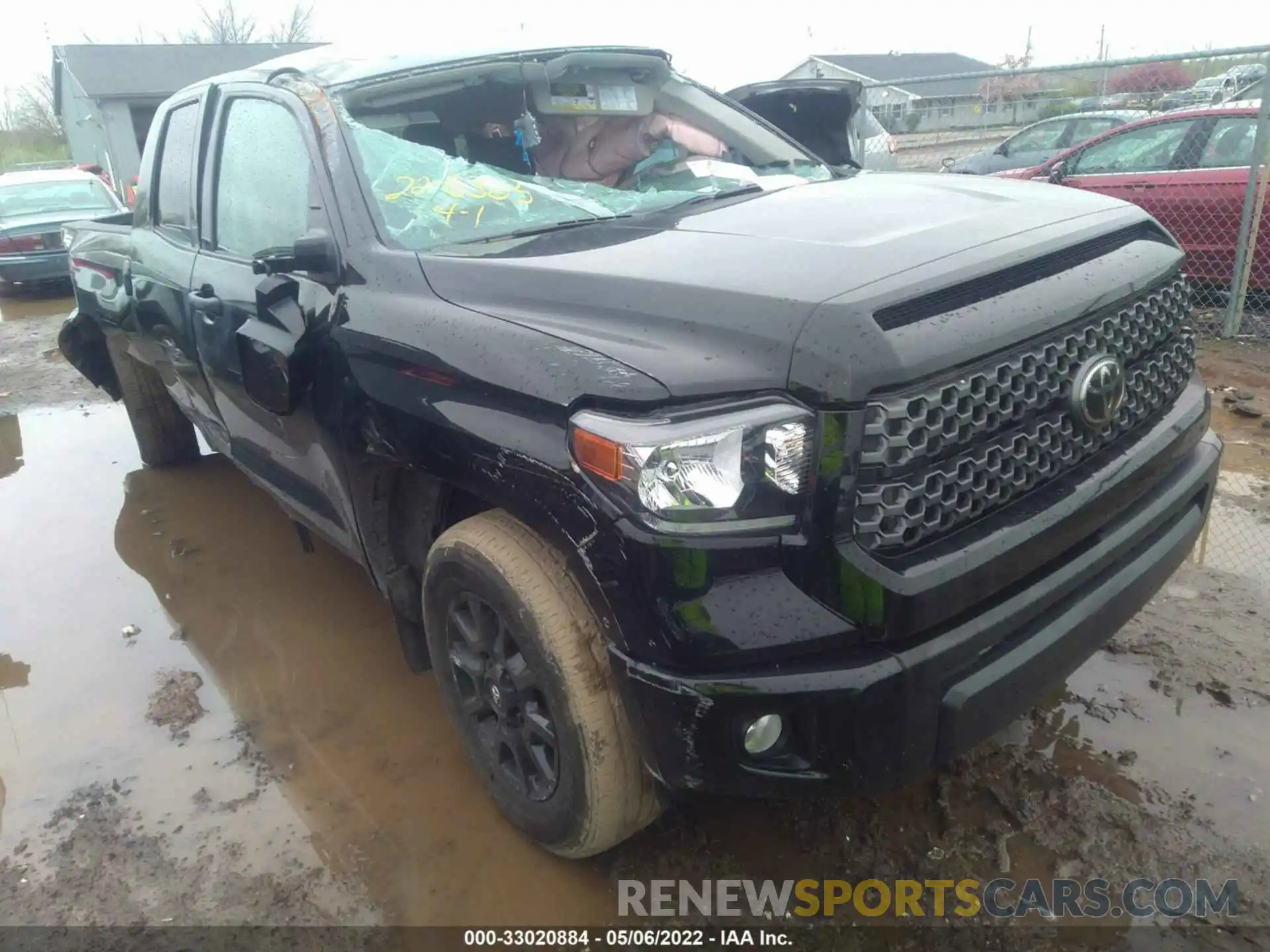 1 Photograph of a damaged car 5TFUY5F14LX924752 TOYOTA TUNDRA 4WD 2020