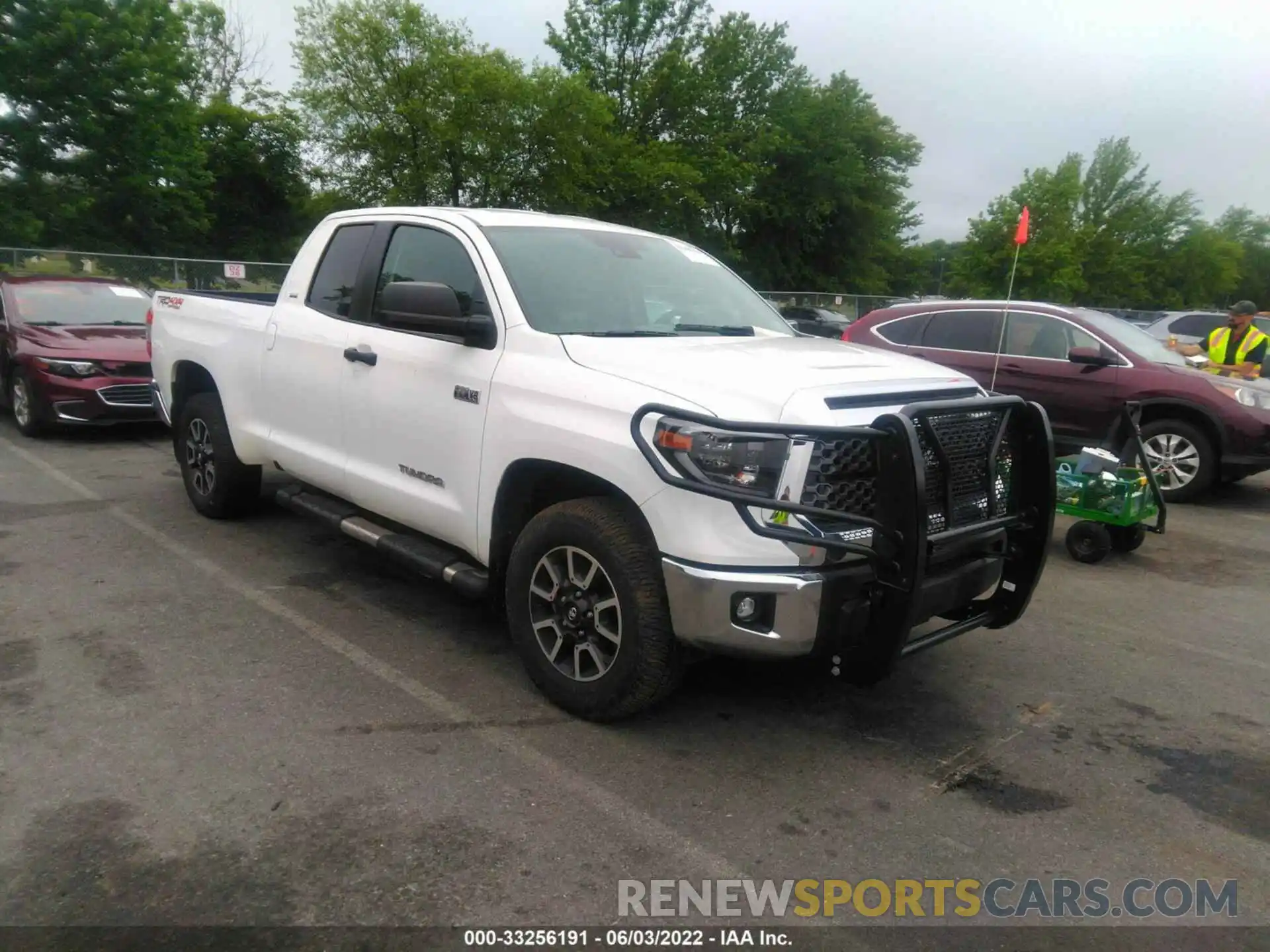 1 Photograph of a damaged car 5TFUY5F15LX876419 TOYOTA TUNDRA 4WD 2020