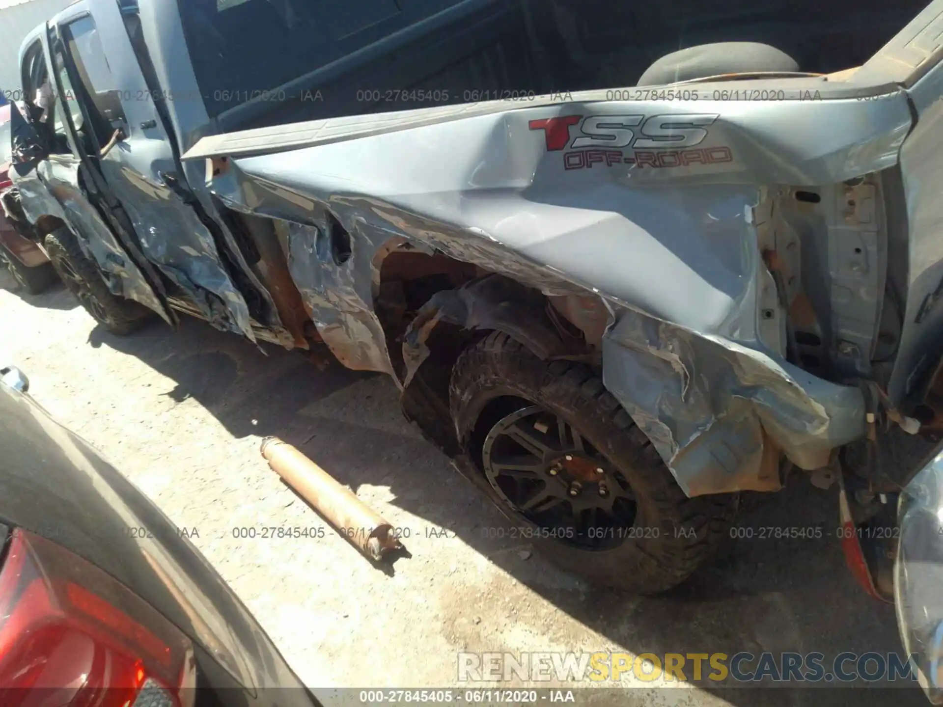 6 Photograph of a damaged car 5TFUY5F15LX896332 TOYOTA TUNDRA 4WD 2020