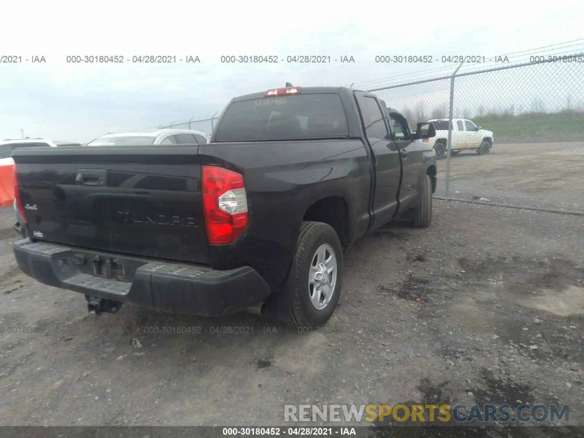 4 Фотография поврежденного автомобиля 5TFUY5F15LX929619 TOYOTA TUNDRA 4WD 2020