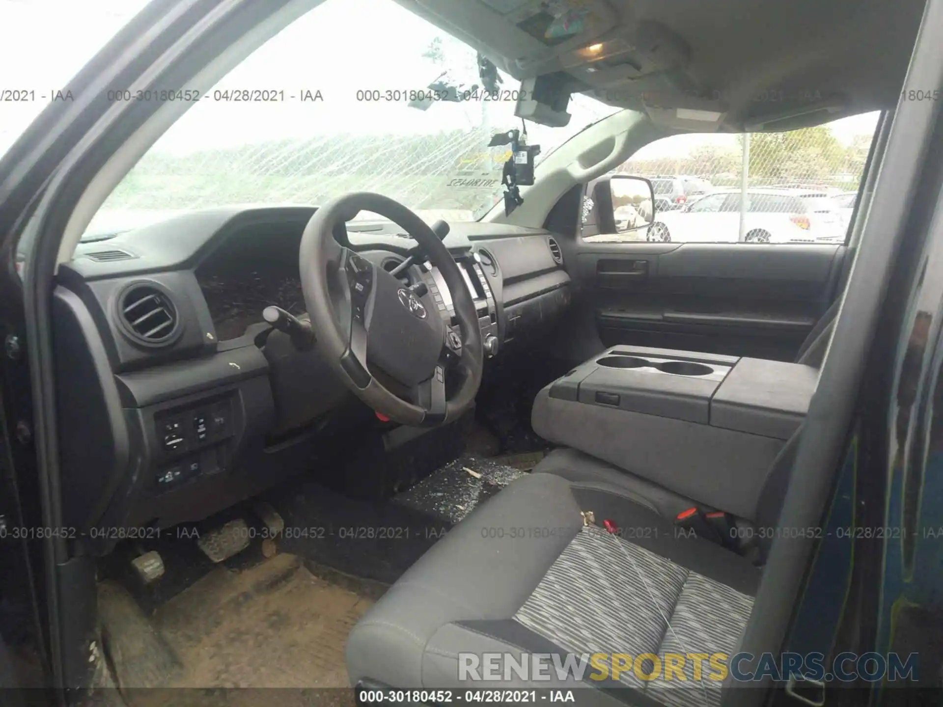 5 Photograph of a damaged car 5TFUY5F15LX929619 TOYOTA TUNDRA 4WD 2020