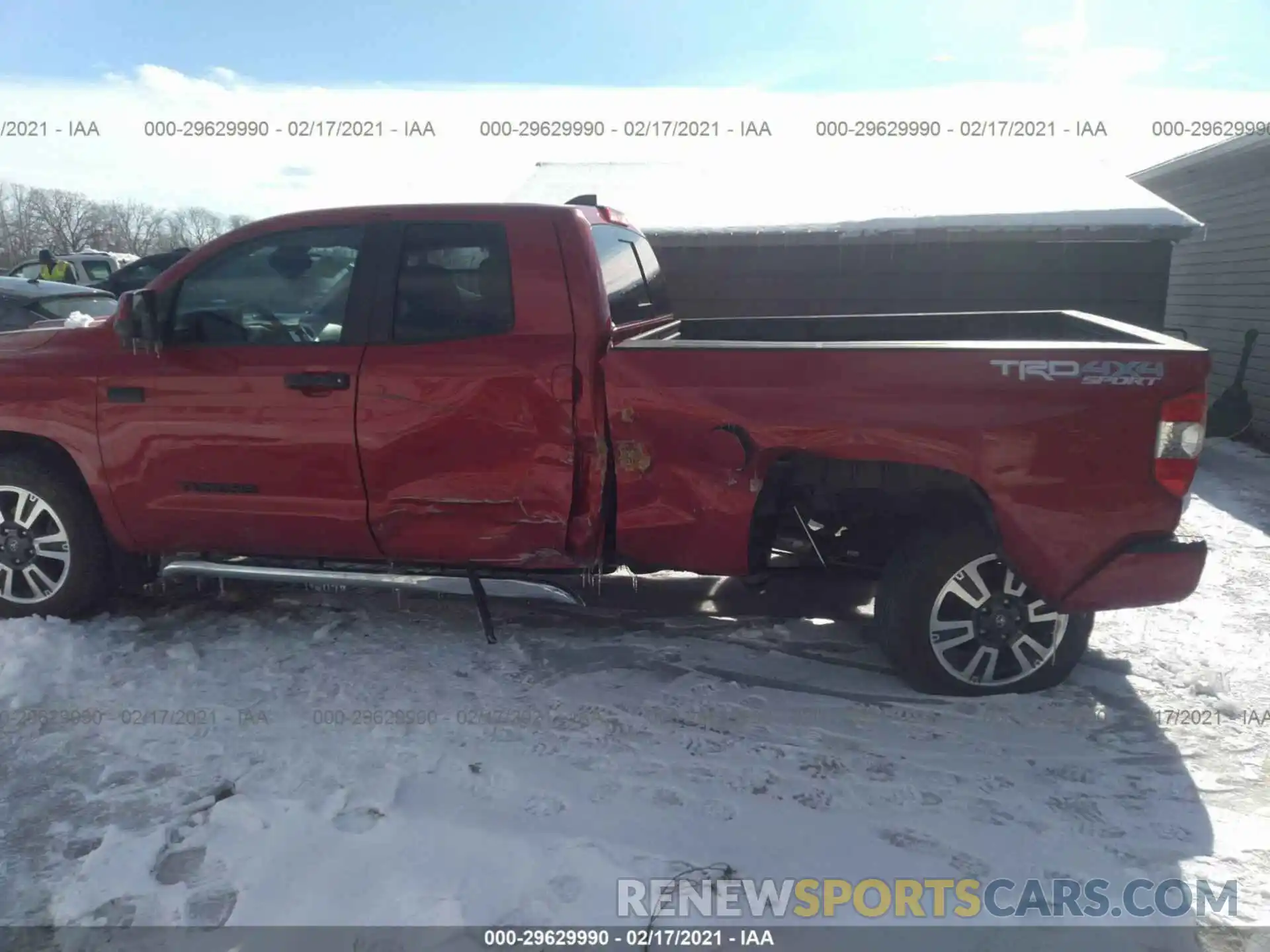 6 Photograph of a damaged car 5TFUY5F16LX882682 TOYOTA TUNDRA 4WD 2020