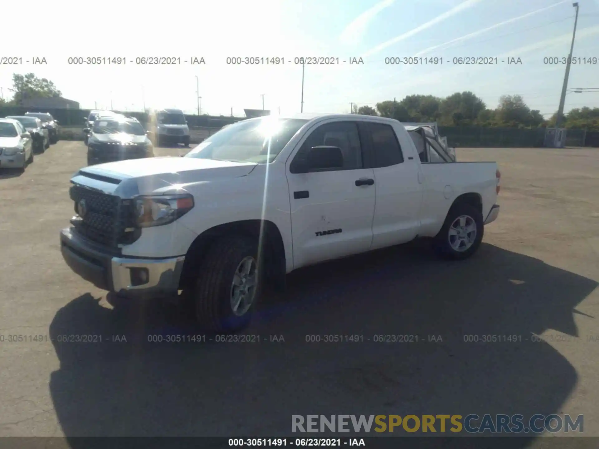 2 Photograph of a damaged car 5TFUY5F16LX888739 TOYOTA TUNDRA 4WD 2020