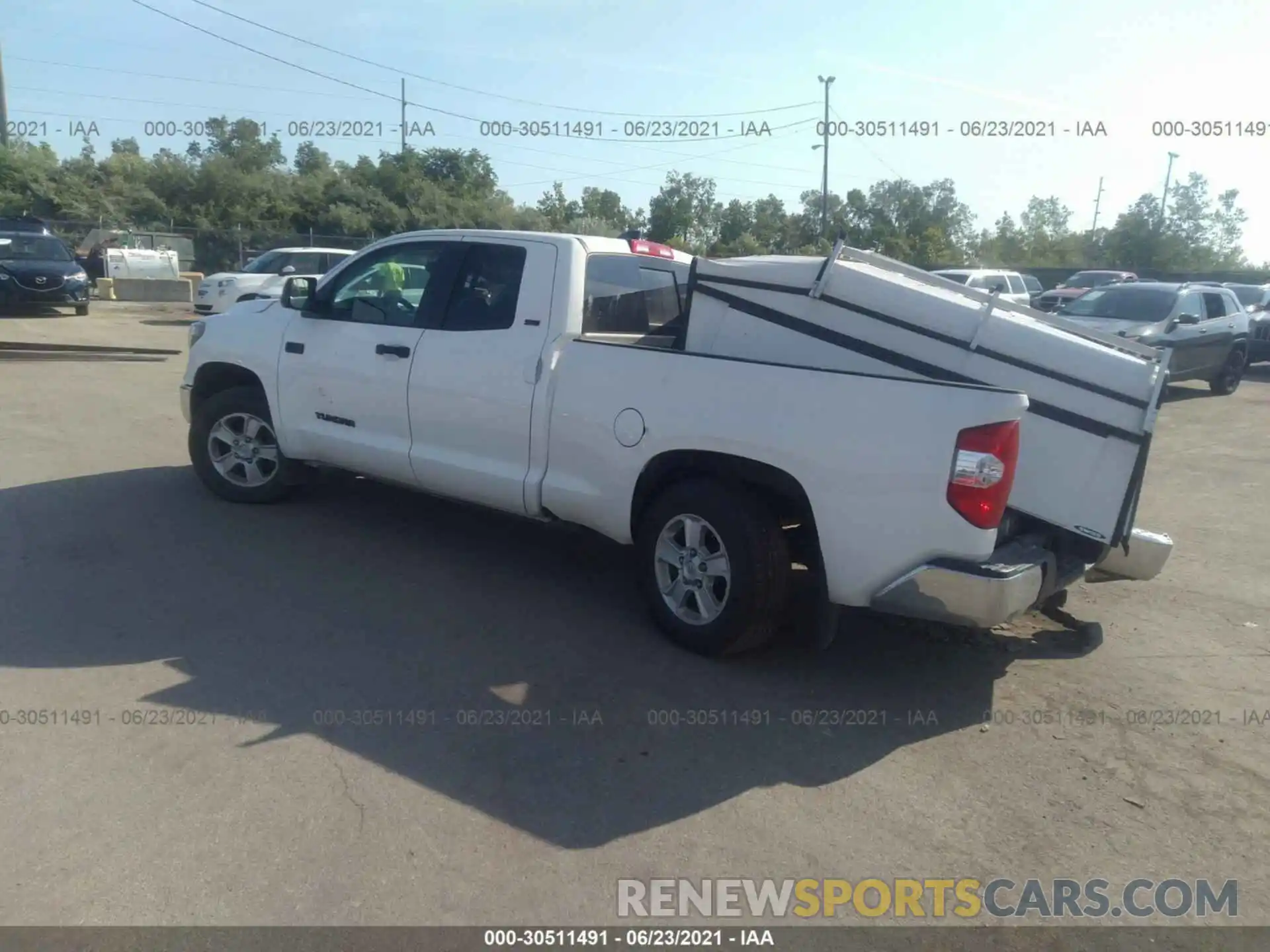 3 Photograph of a damaged car 5TFUY5F16LX888739 TOYOTA TUNDRA 4WD 2020