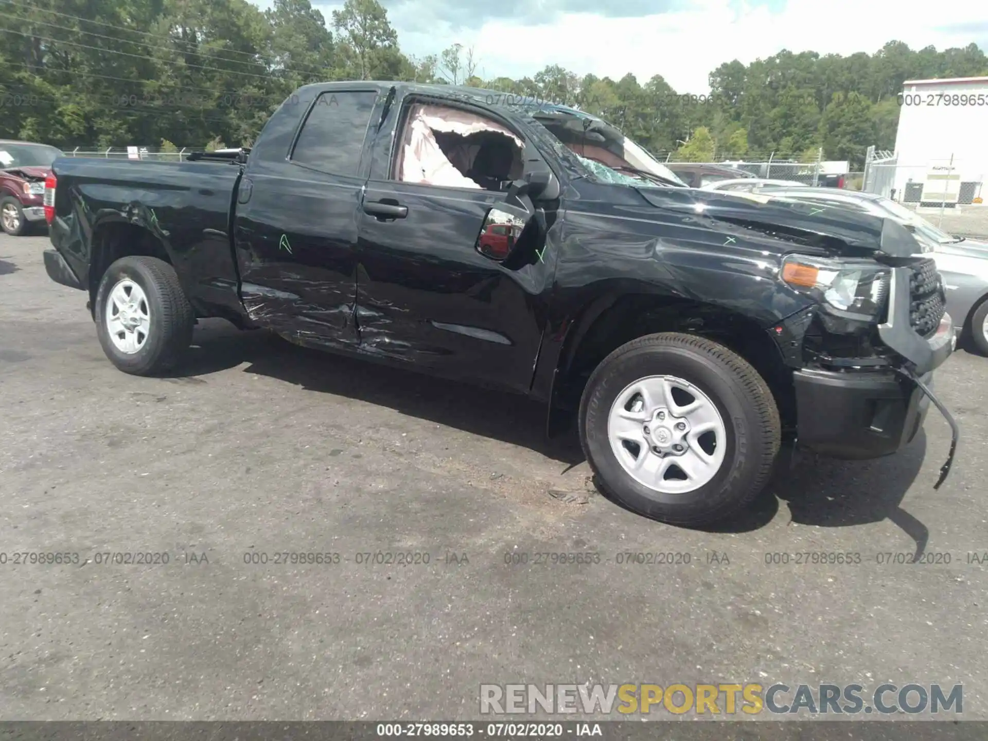 1 Photograph of a damaged car 5TFUY5F16LX895741 TOYOTA TUNDRA 4WD 2020