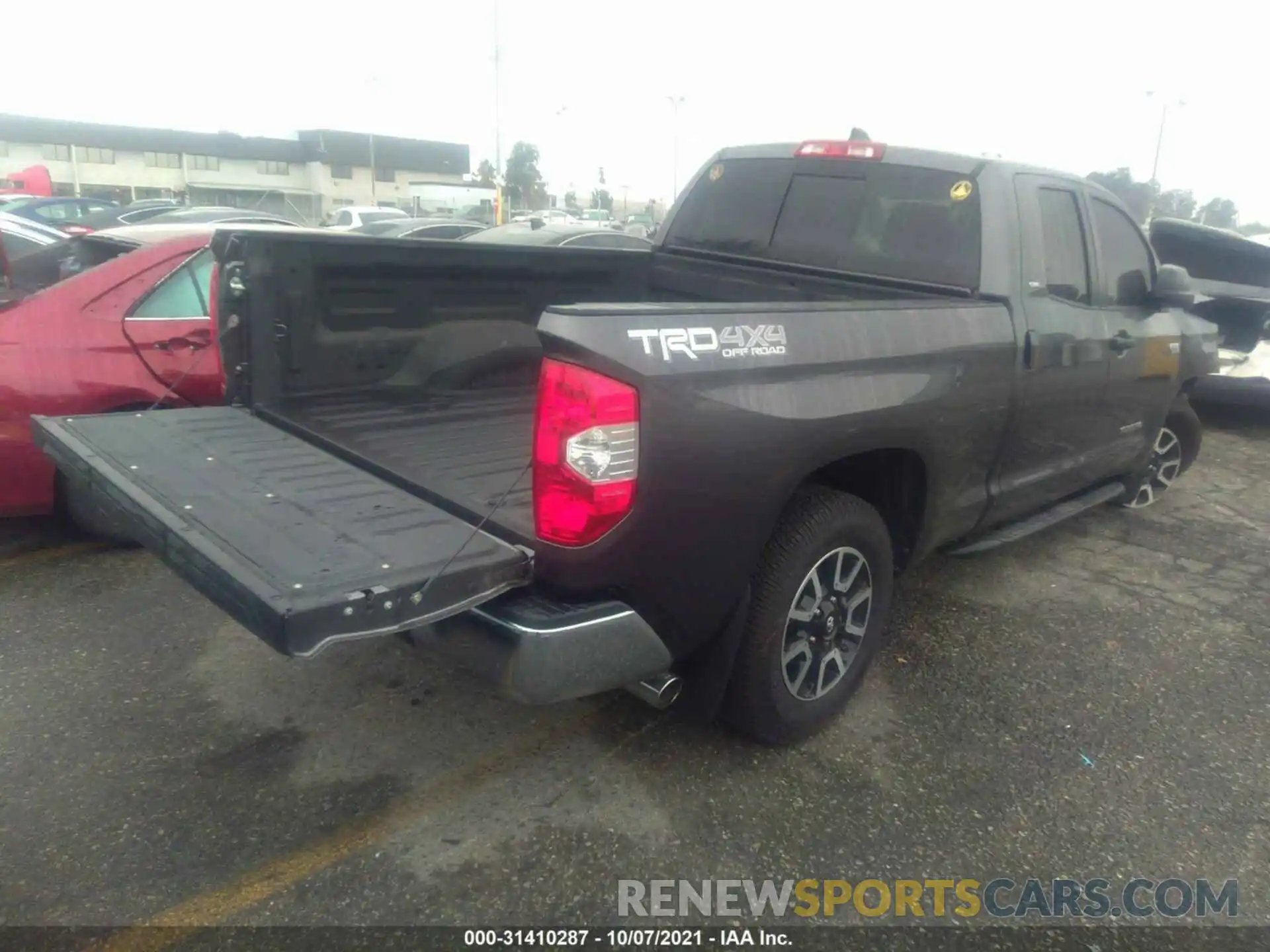 4 Photograph of a damaged car 5TFUY5F17LX946826 TOYOTA TUNDRA 4WD 2020