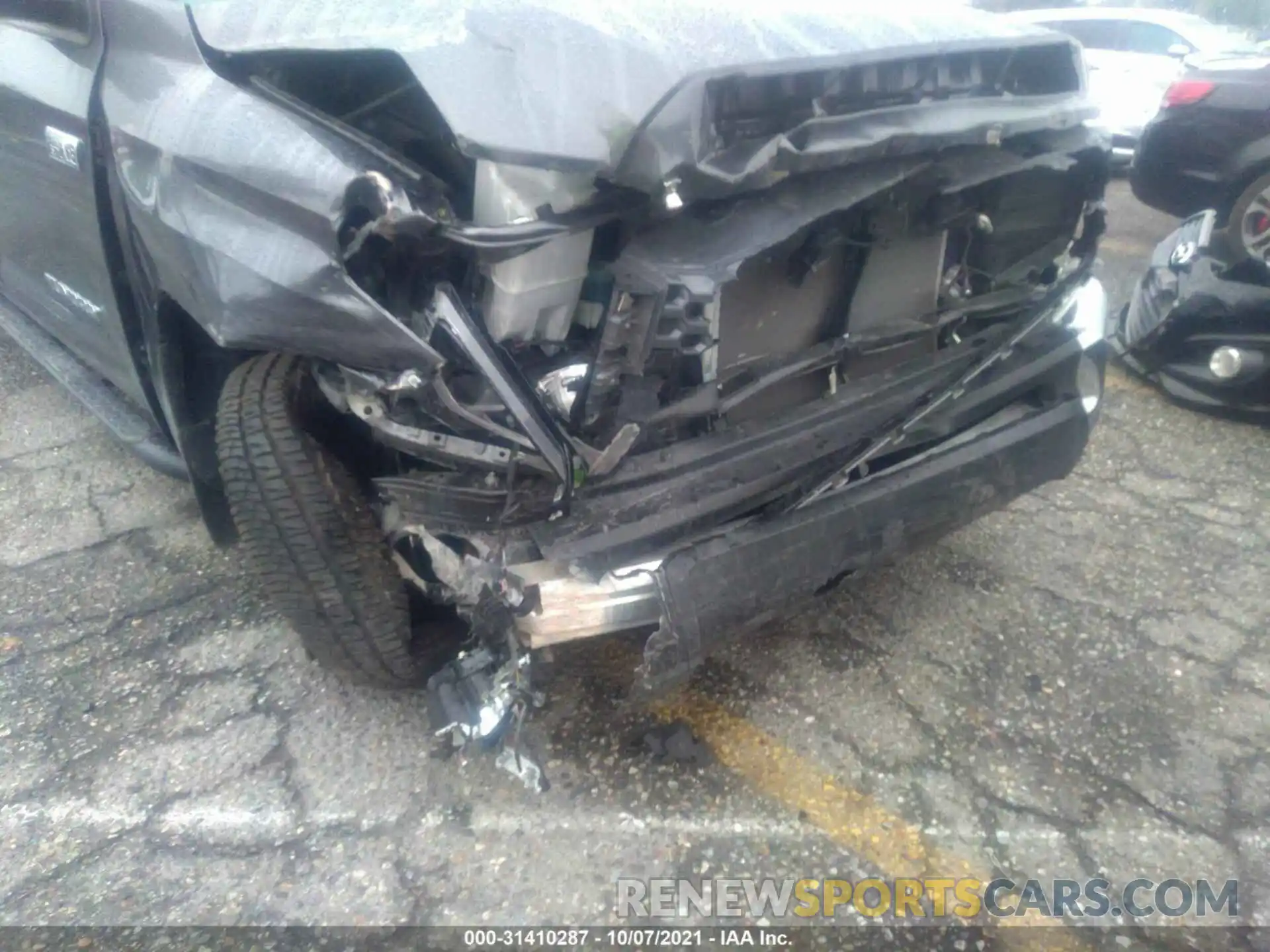 6 Photograph of a damaged car 5TFUY5F17LX946826 TOYOTA TUNDRA 4WD 2020