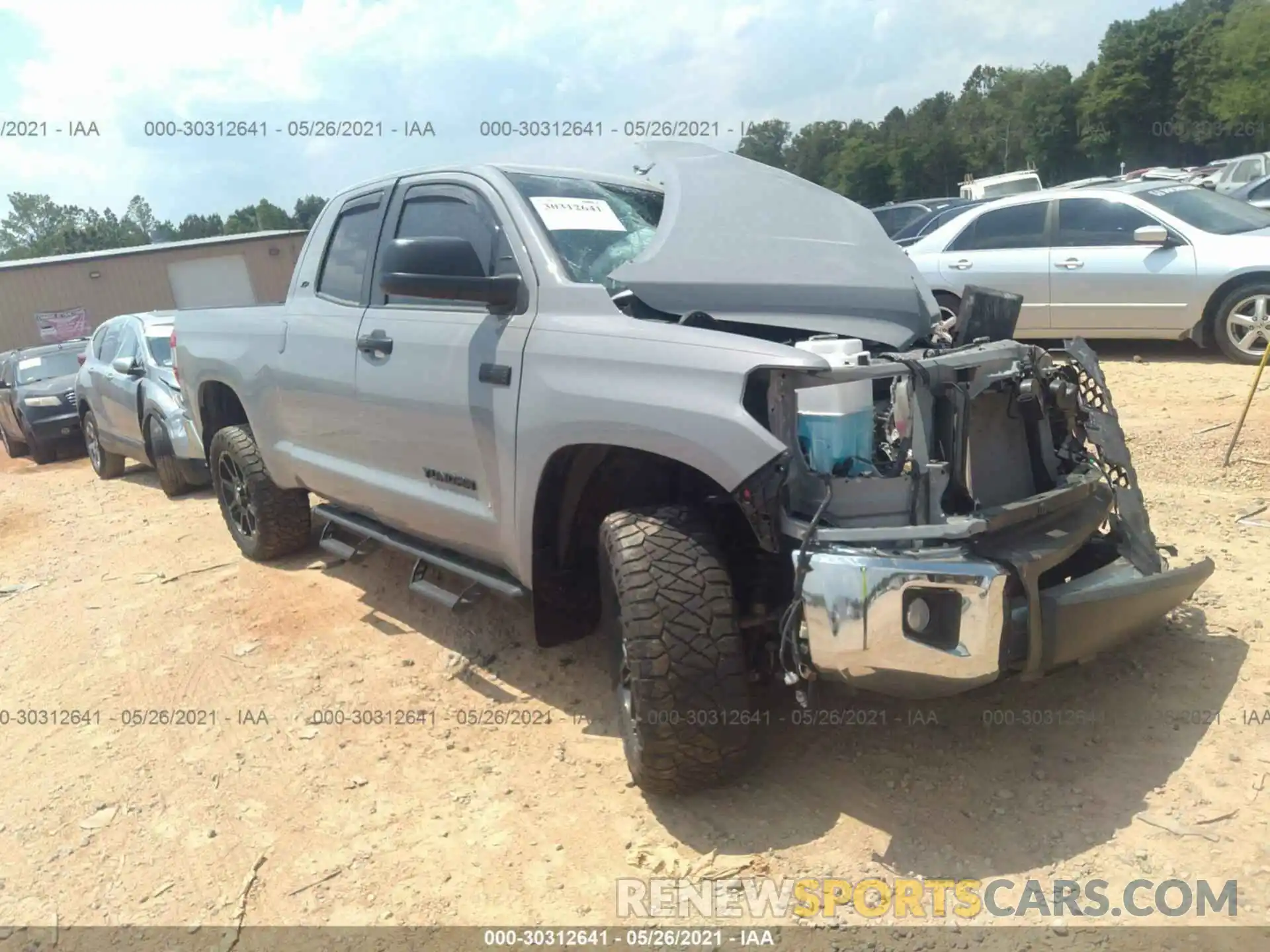 1 Photograph of a damaged car 5TFUY5F18LX933826 TOYOTA TUNDRA 4WD 2020