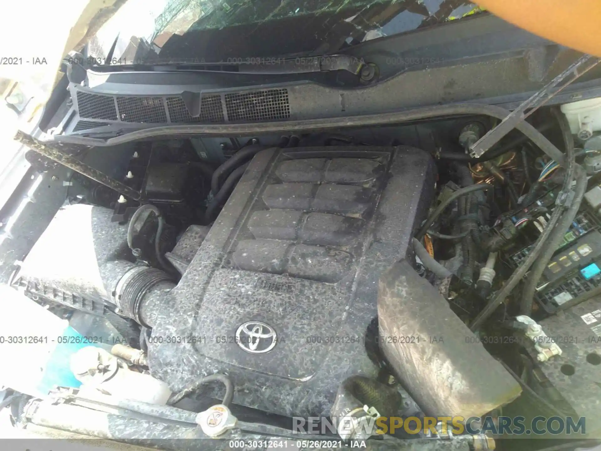 10 Фотография поврежденного автомобиля 5TFUY5F18LX933826 TOYOTA TUNDRA 4WD 2020