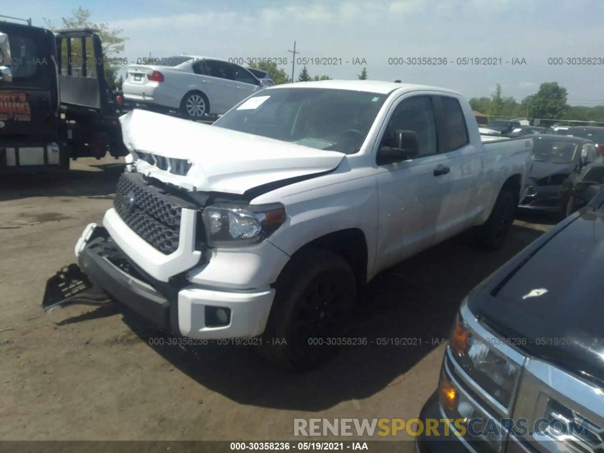 2 Photograph of a damaged car 5TFUY5F19LX881400 TOYOTA TUNDRA 4WD 2020