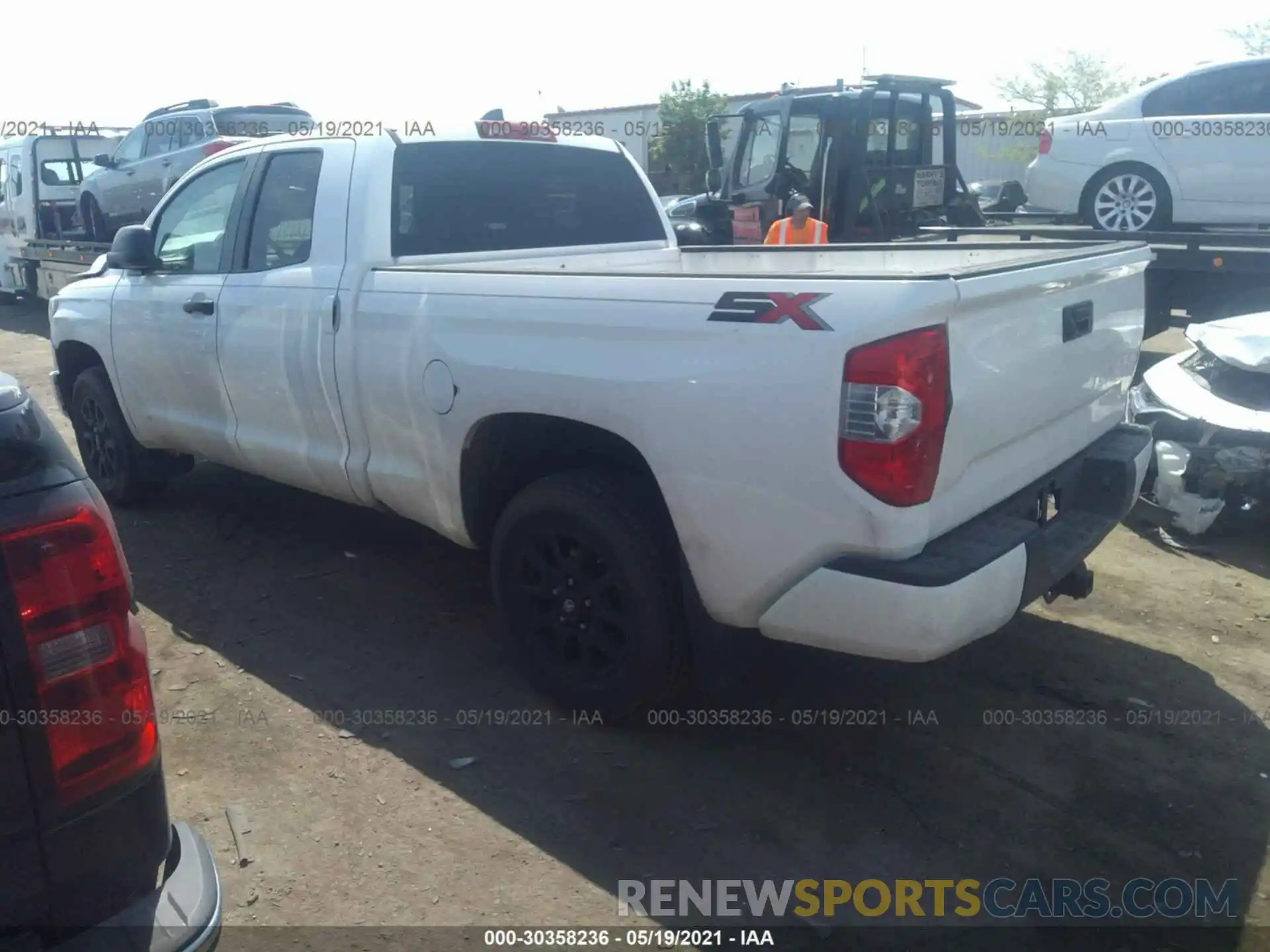 3 Photograph of a damaged car 5TFUY5F19LX881400 TOYOTA TUNDRA 4WD 2020