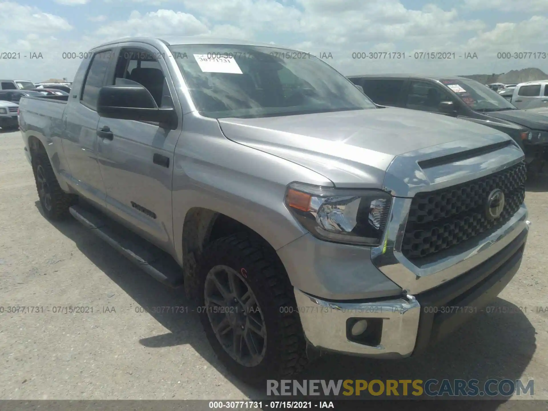 1 Photograph of a damaged car 5TFUY5F19LX883650 TOYOTA TUNDRA 4WD 2020