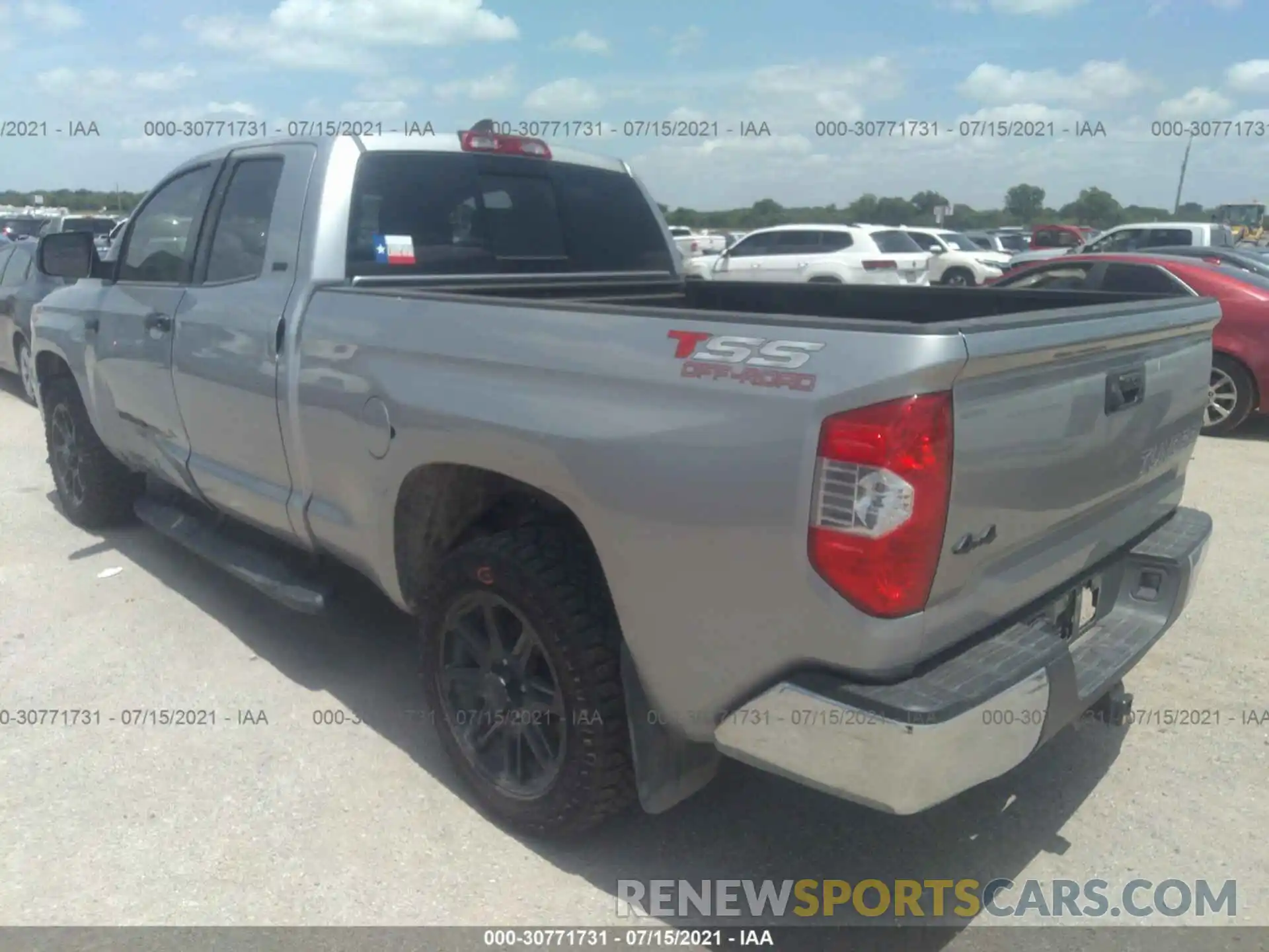 3 Photograph of a damaged car 5TFUY5F19LX883650 TOYOTA TUNDRA 4WD 2020