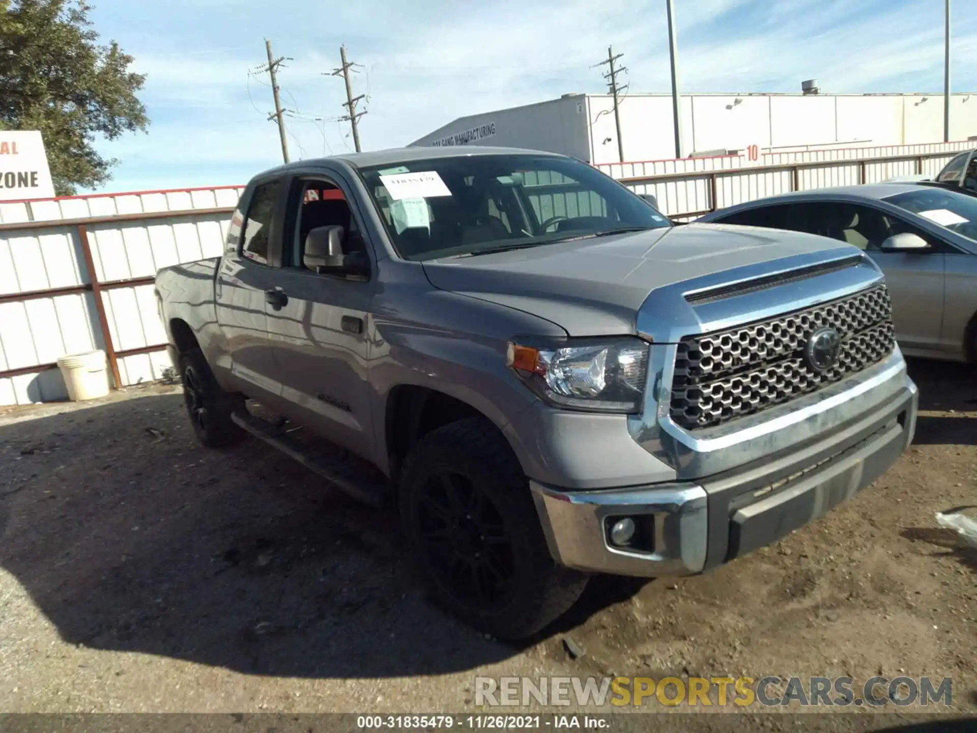 1 Photograph of a damaged car 5TFUY5F19LX899038 TOYOTA TUNDRA 4WD 2020