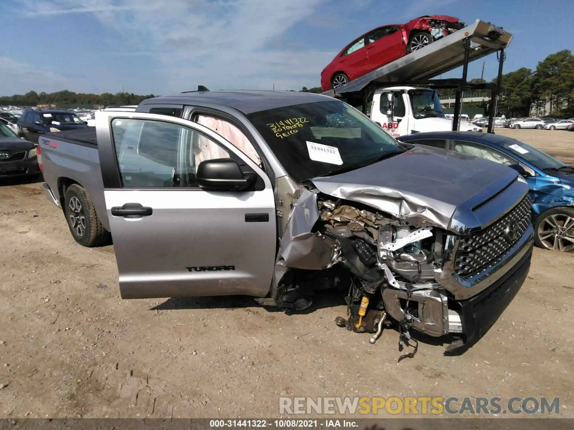 1 Photograph of a damaged car 5TFUY5F19LX904576 TOYOTA TUNDRA 4WD 2020