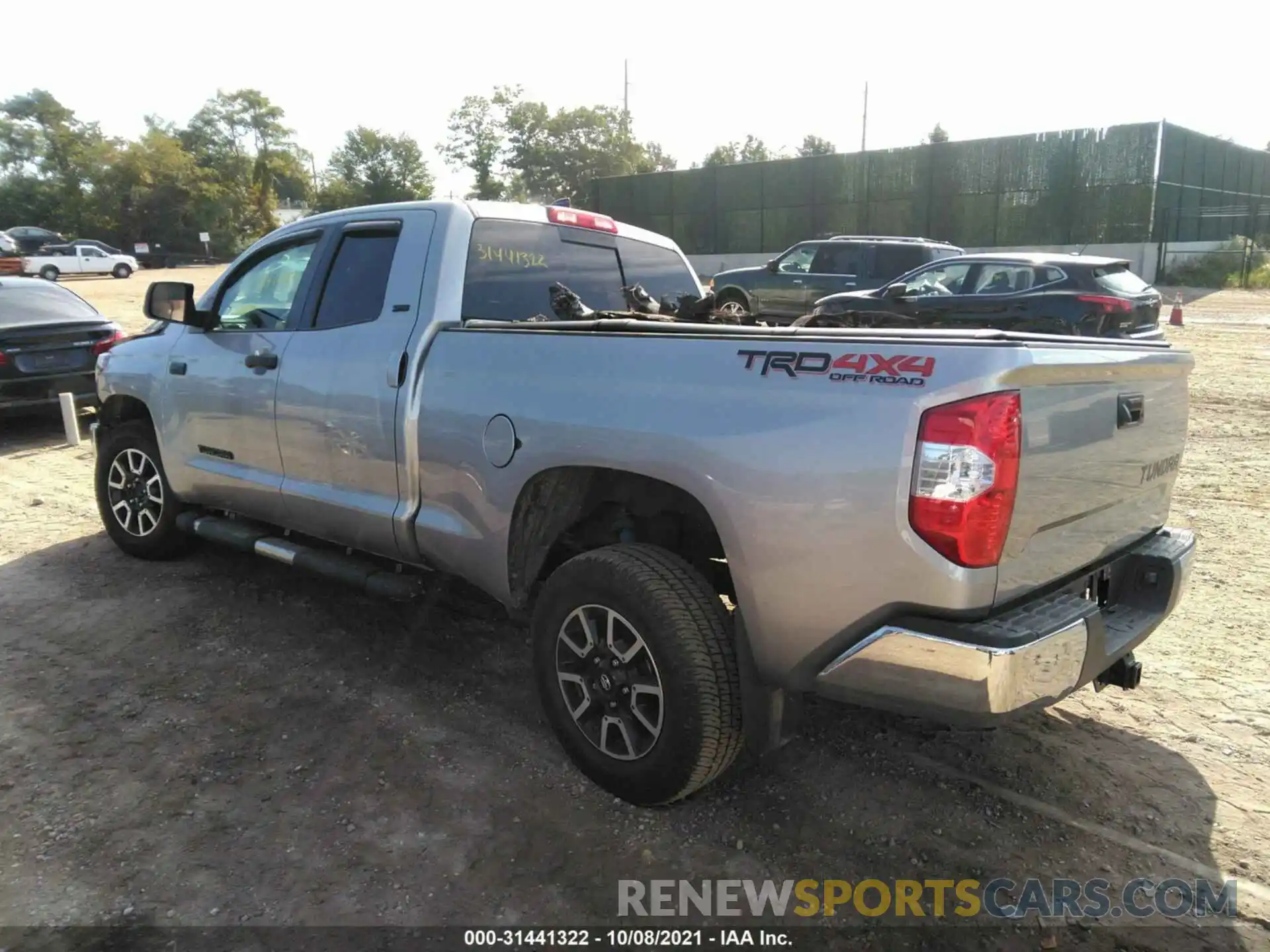 3 Photograph of a damaged car 5TFUY5F19LX904576 TOYOTA TUNDRA 4WD 2020