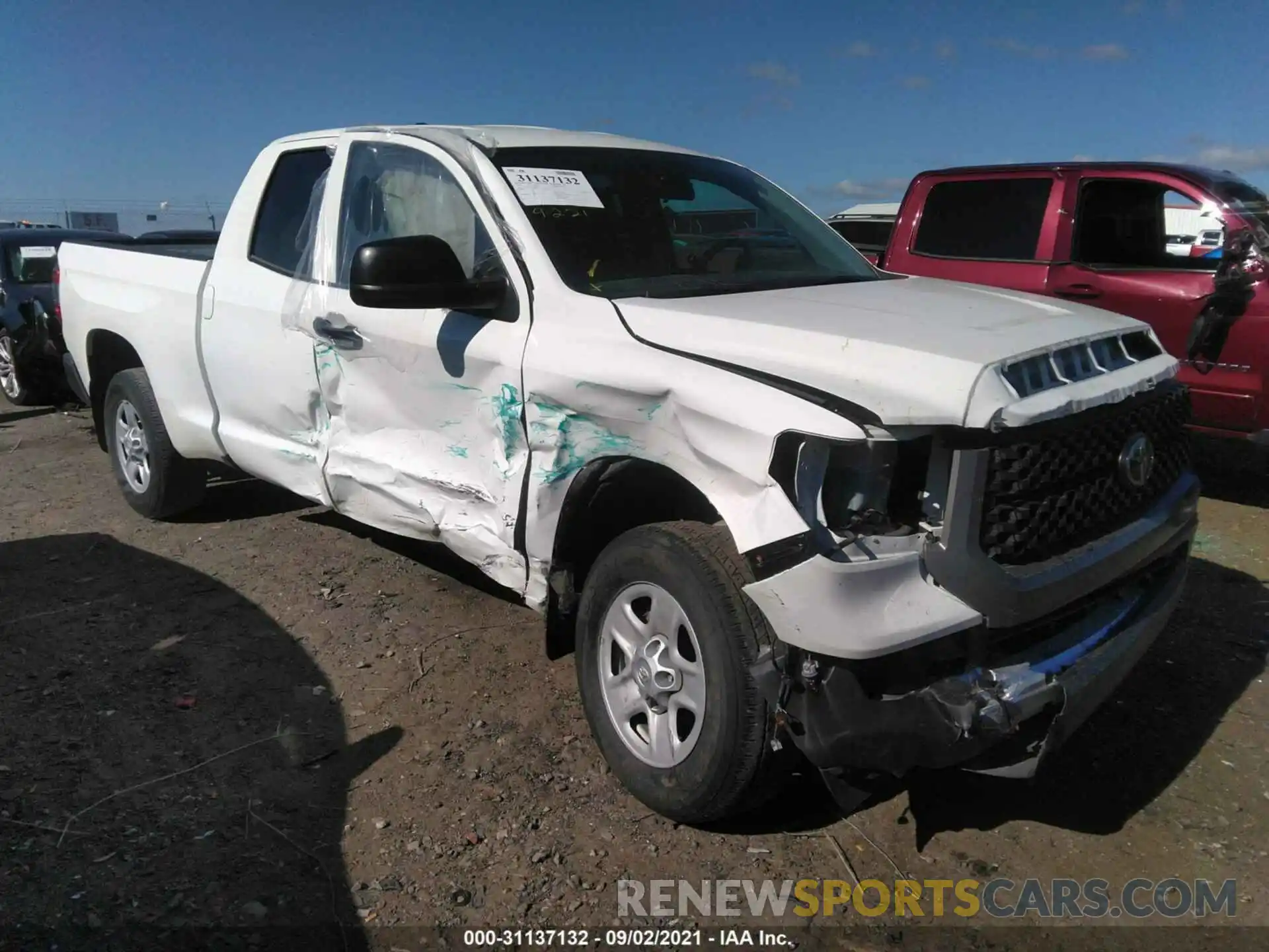 1 Photograph of a damaged car 5TFUY5F19LX948318 TOYOTA TUNDRA 4WD 2020