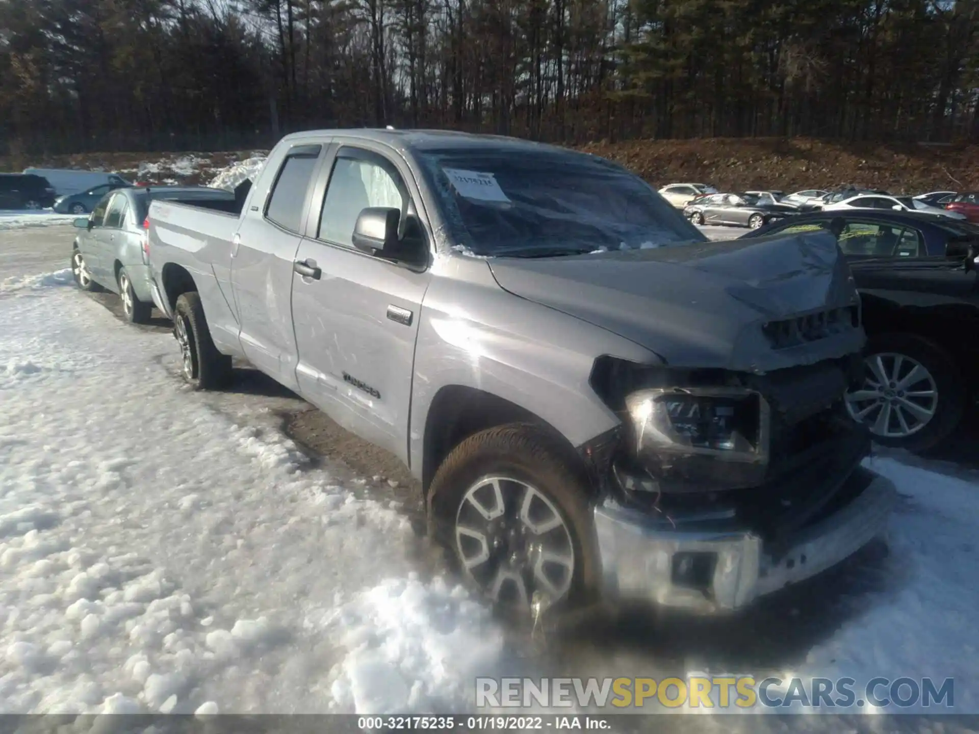 1 Photograph of a damaged car 5TFUY5F1XLX872334 TOYOTA TUNDRA 4WD 2020