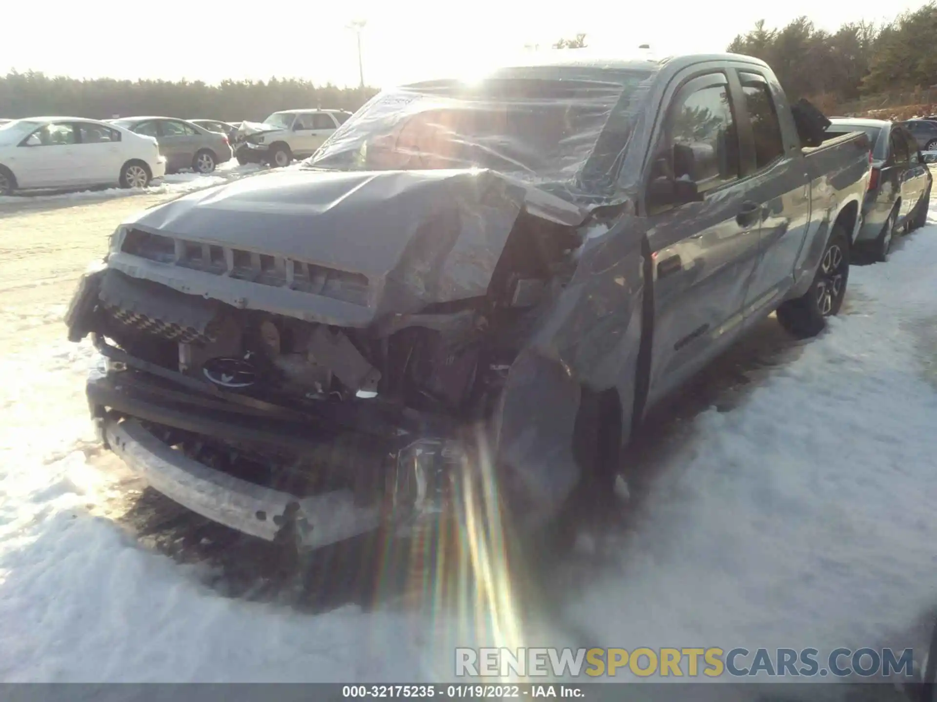 2 Photograph of a damaged car 5TFUY5F1XLX872334 TOYOTA TUNDRA 4WD 2020