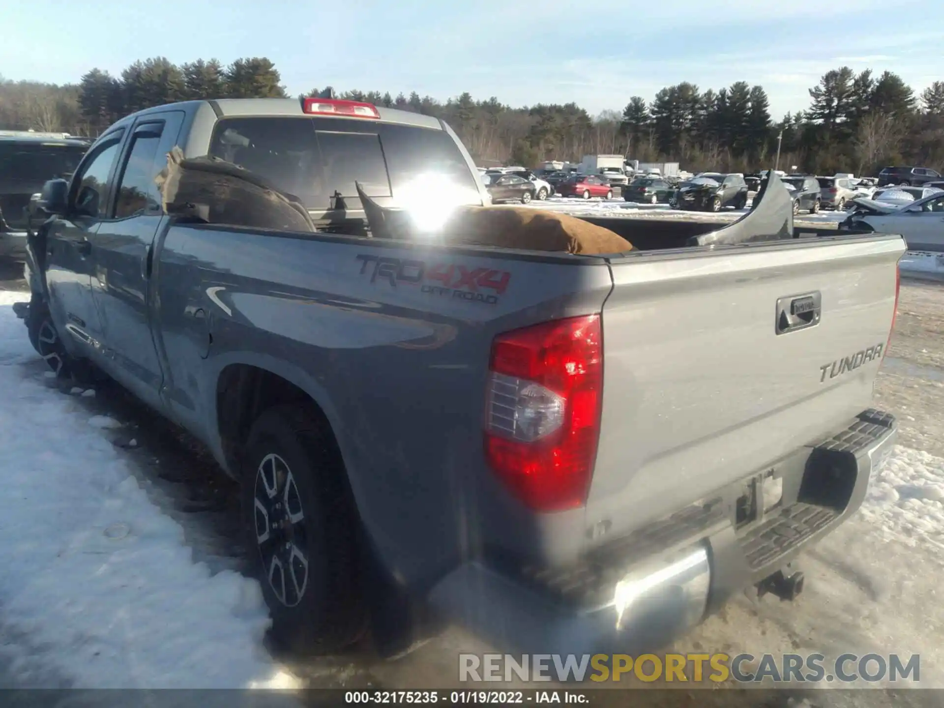 3 Photograph of a damaged car 5TFUY5F1XLX872334 TOYOTA TUNDRA 4WD 2020