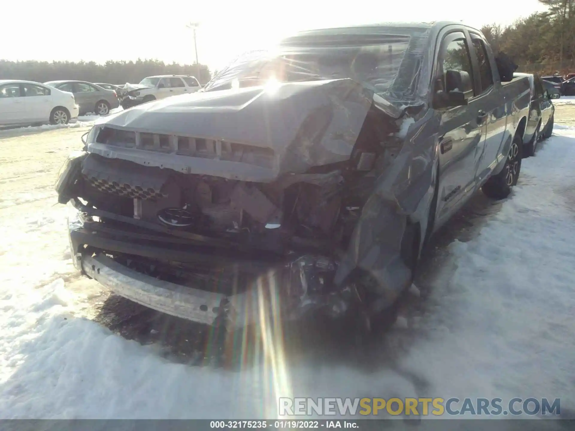 6 Photograph of a damaged car 5TFUY5F1XLX872334 TOYOTA TUNDRA 4WD 2020