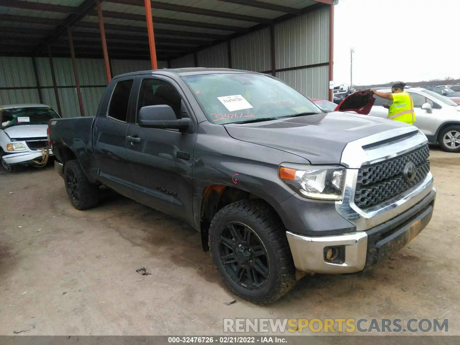 1 Photograph of a damaged car 5TFUY5F1XLX874536 TOYOTA TUNDRA 4WD 2020