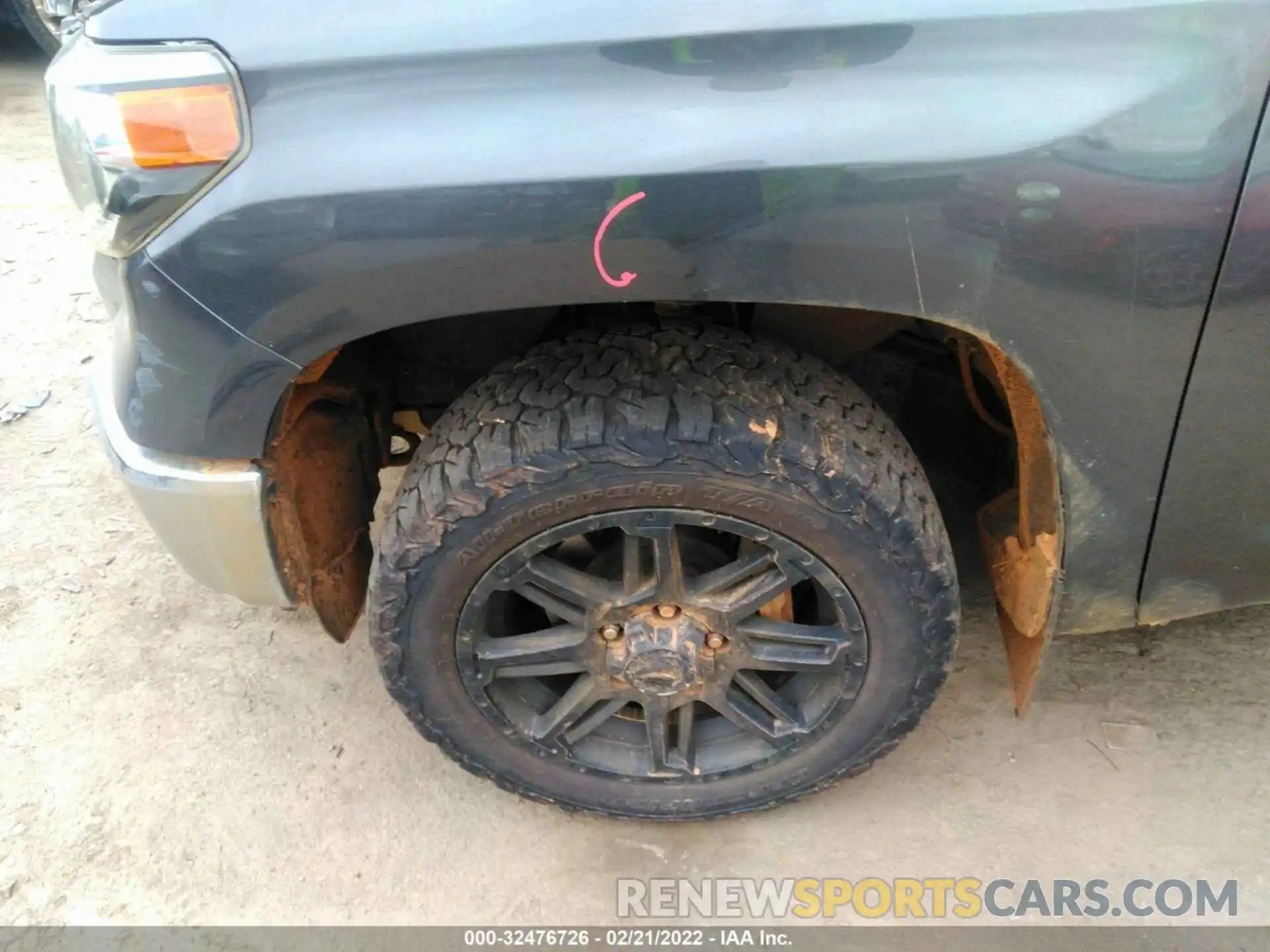 12 Photograph of a damaged car 5TFUY5F1XLX874536 TOYOTA TUNDRA 4WD 2020