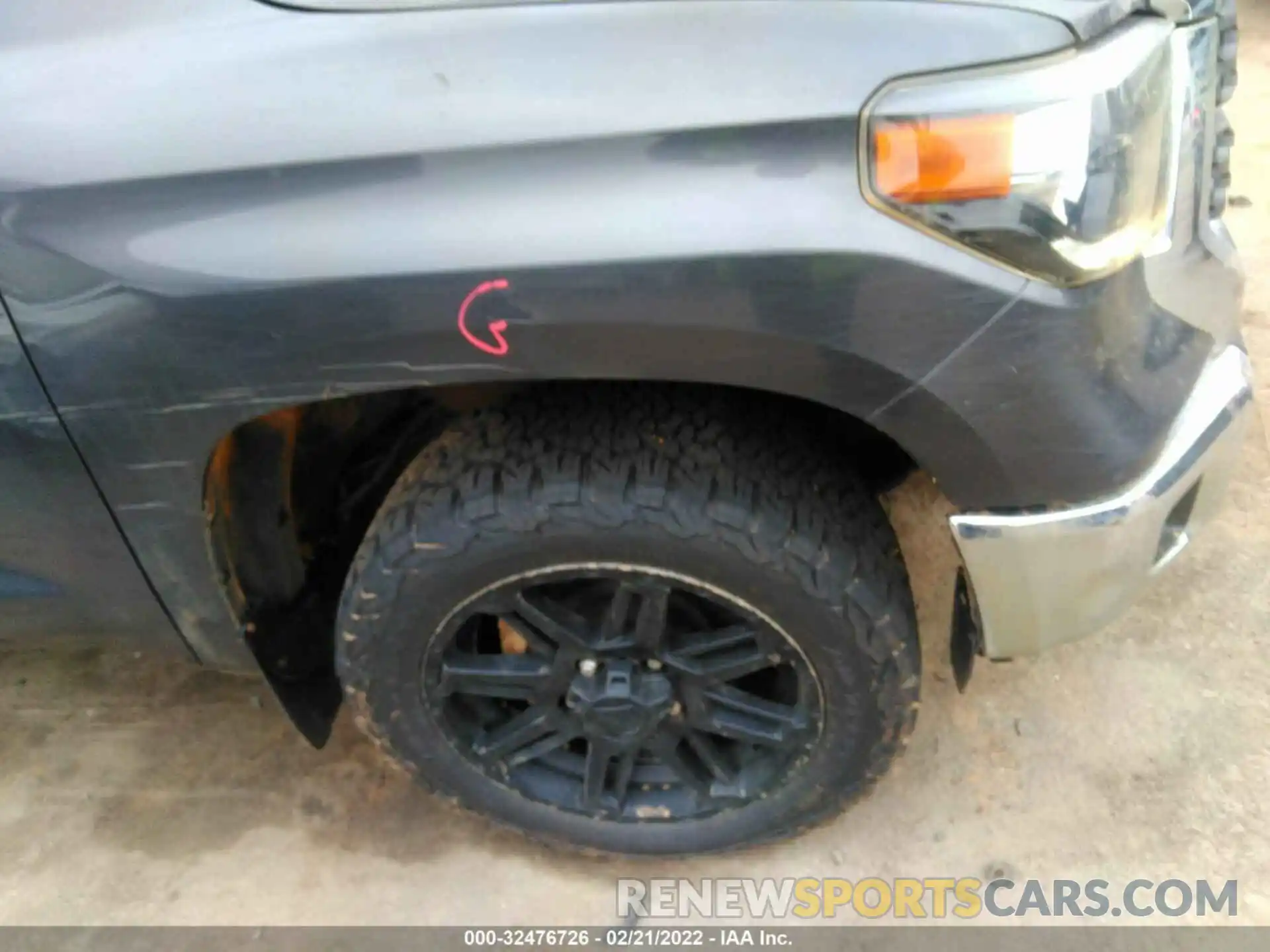 14 Photograph of a damaged car 5TFUY5F1XLX874536 TOYOTA TUNDRA 4WD 2020