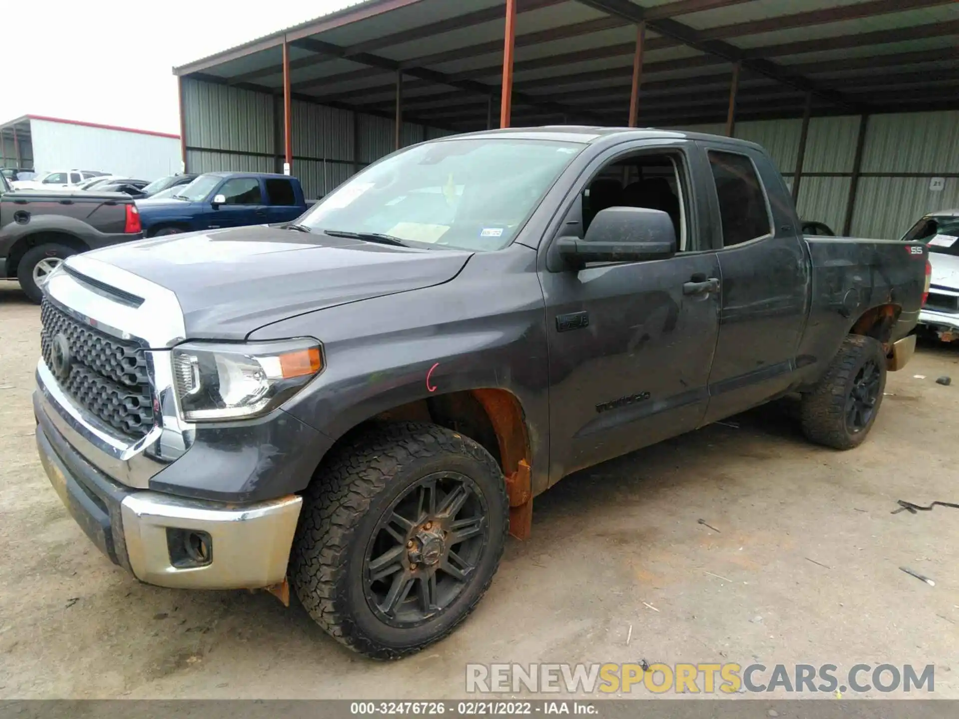 2 Photograph of a damaged car 5TFUY5F1XLX874536 TOYOTA TUNDRA 4WD 2020