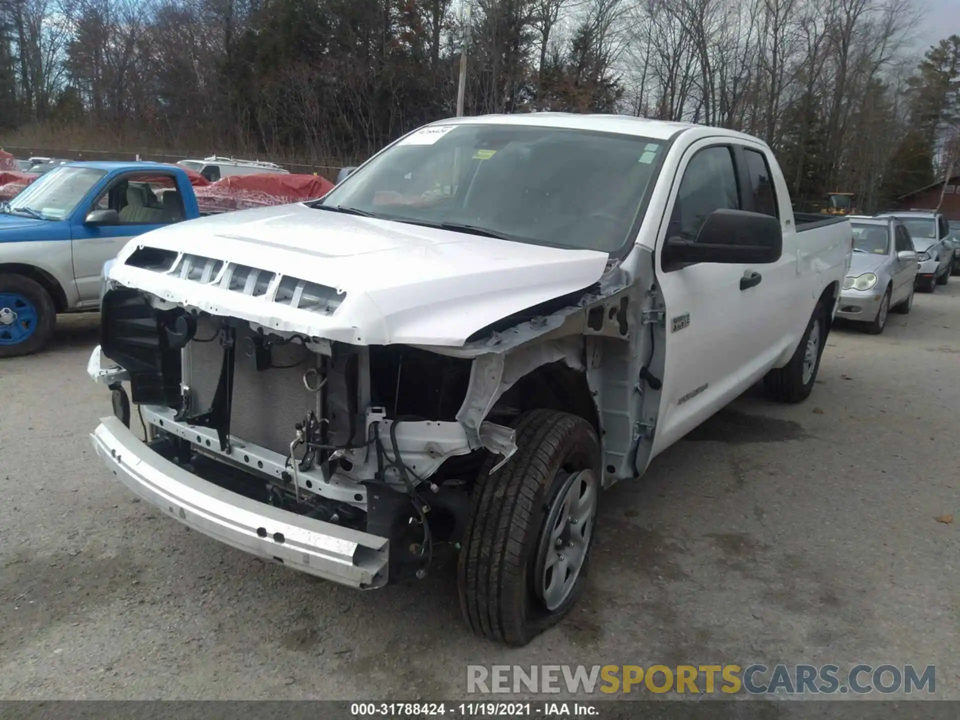 6 Photograph of a damaged car 5TFUY5F1XLX955651 TOYOTA TUNDRA 4WD 2020