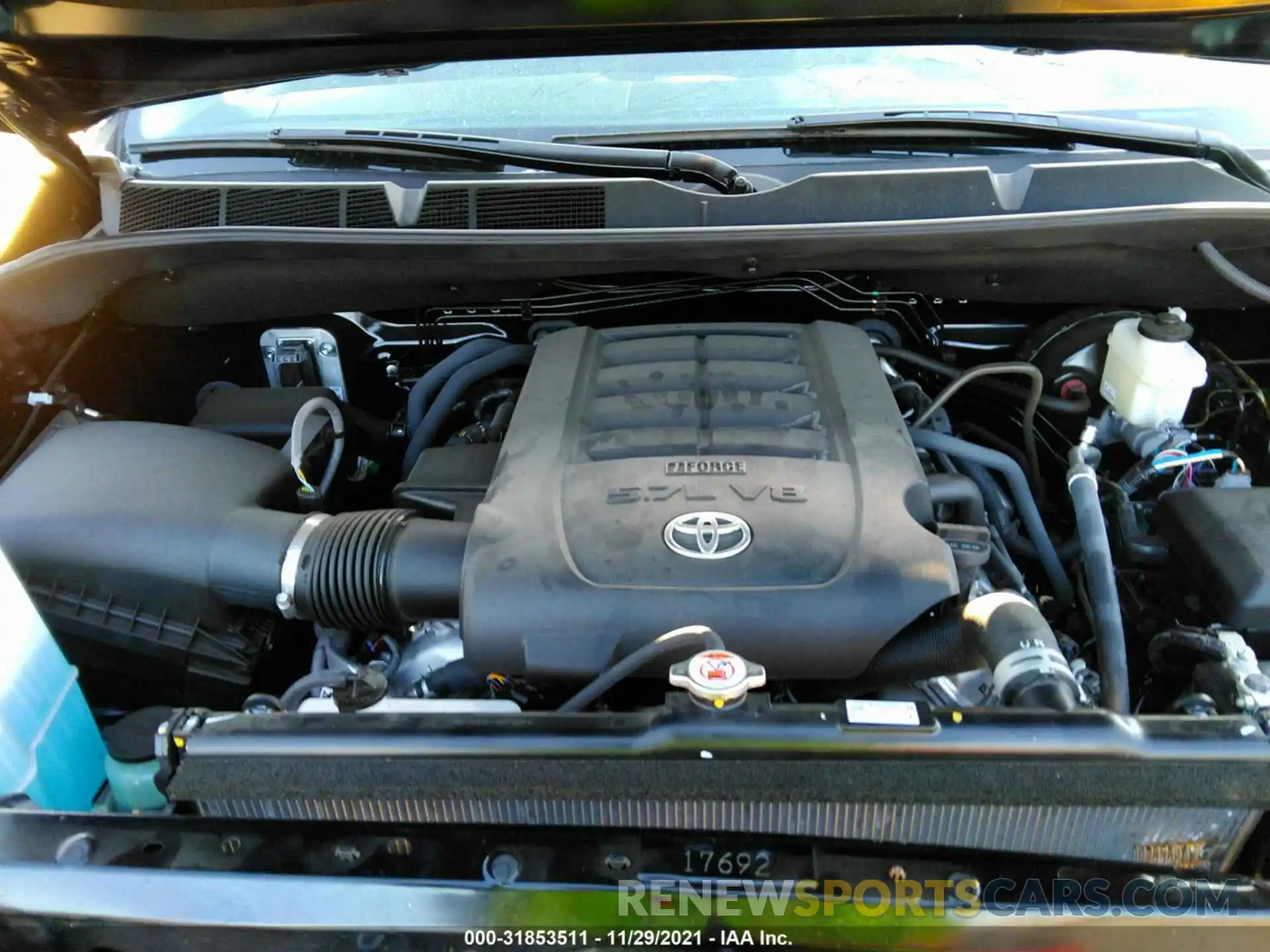 10 Photograph of a damaged car 5TFAY5F16MX005419 TOYOTA TUNDRA 4WD 2021