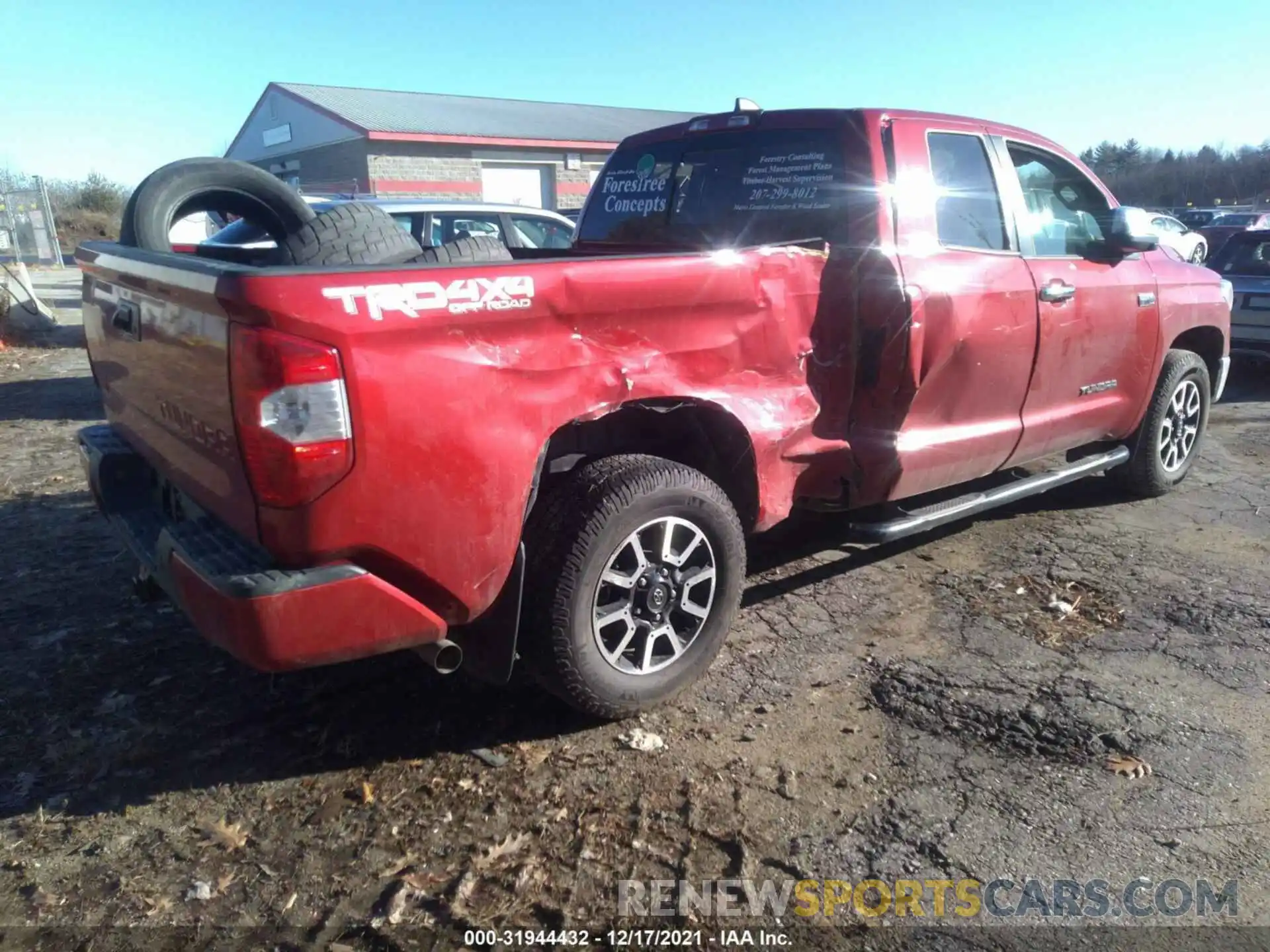 4 Photograph of a damaged car 5TFBY5F16MX015209 TOYOTA TUNDRA 4WD 2021