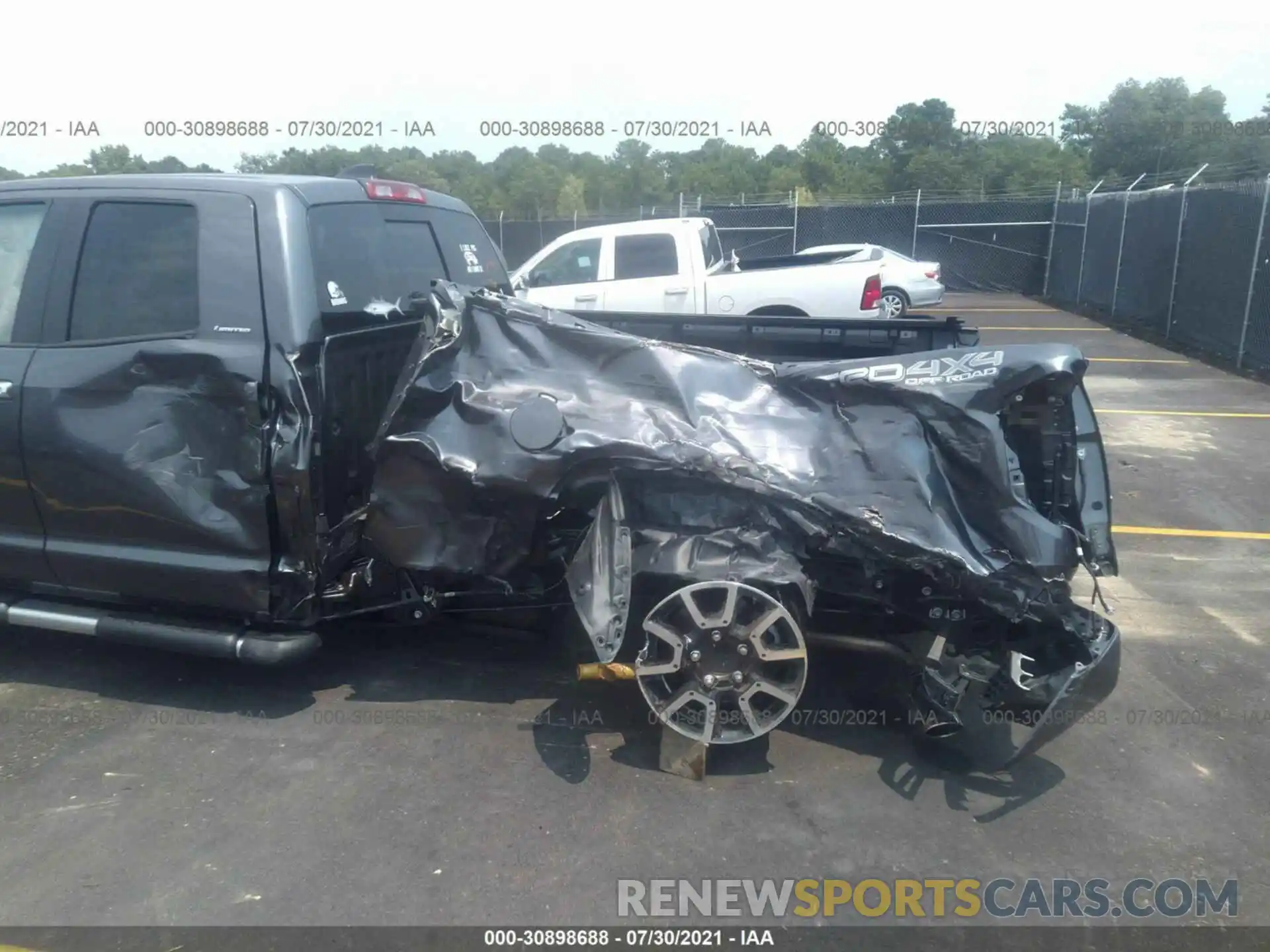 6 Photograph of a damaged car 5TFBY5F18MX008617 TOYOTA TUNDRA 4WD 2021