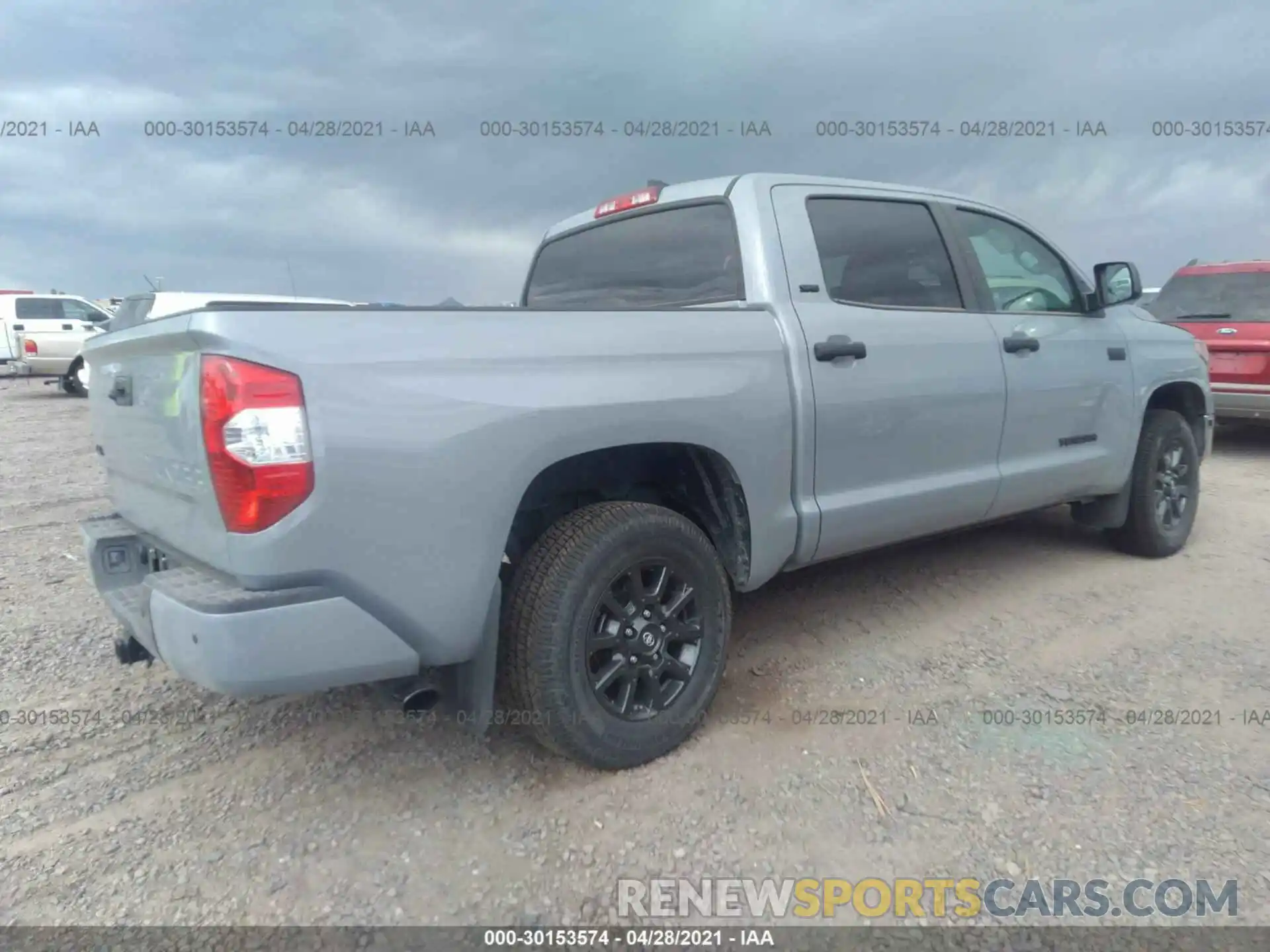 4 Photograph of a damaged car 5TFDY5F10MX973013 TOYOTA TUNDRA 4WD 2021