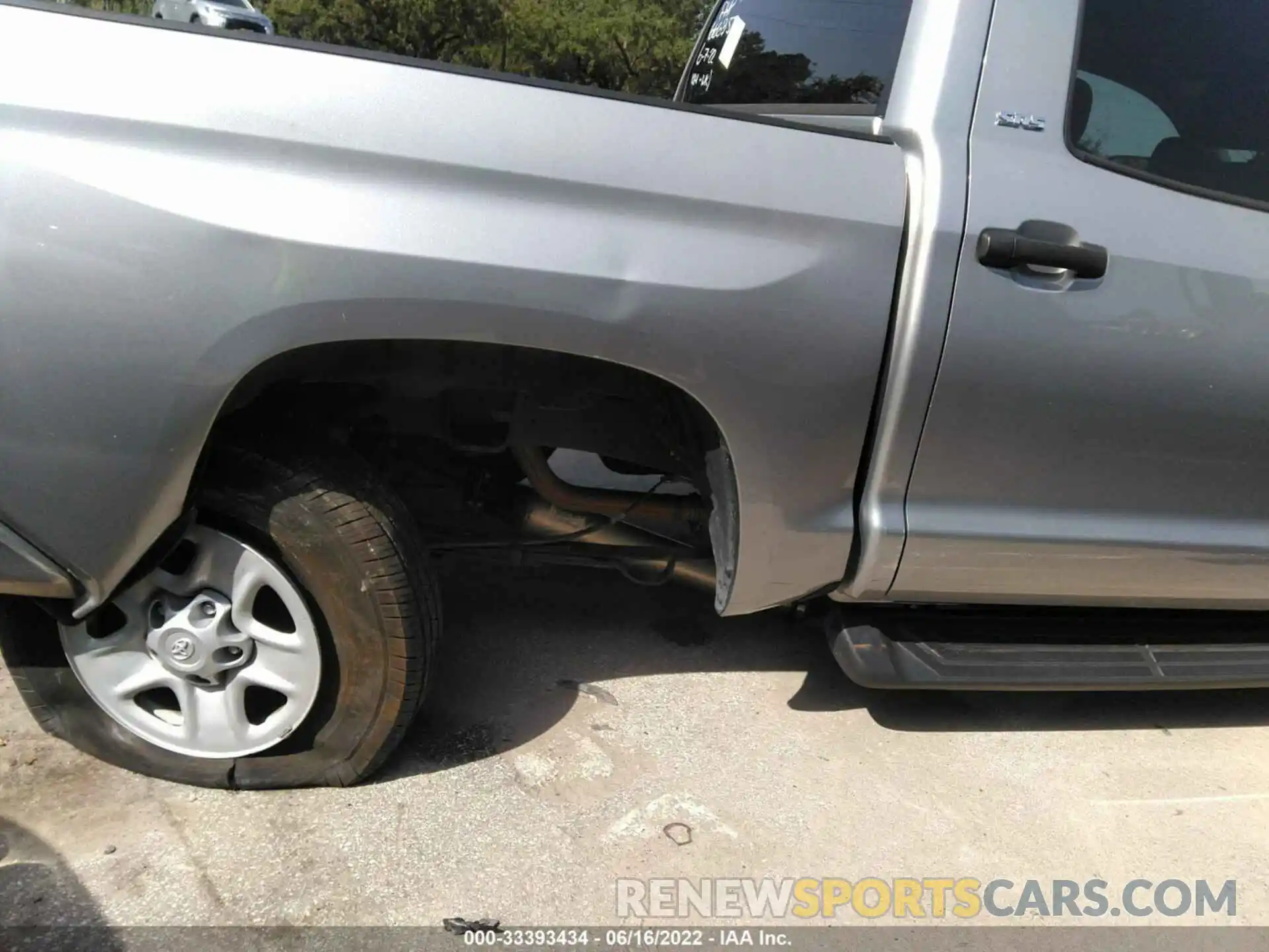 6 Photograph of a damaged car 5TFDY5F11MX018141 TOYOTA TUNDRA 4WD 2021